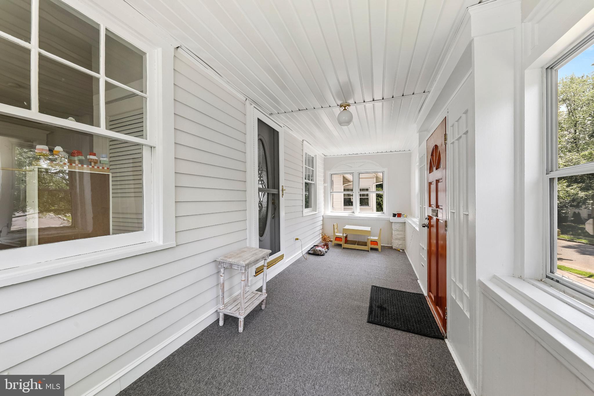 225 W FRANKLIN AVENUE