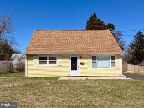 27 WALTON AVE EWING NJ 08618