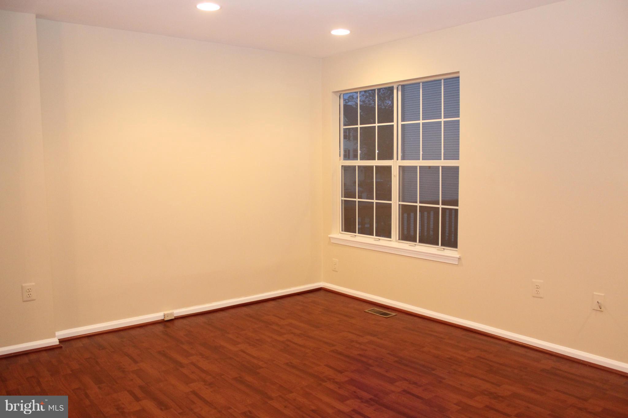 ASHBURN VILLAGE - Residential Lease