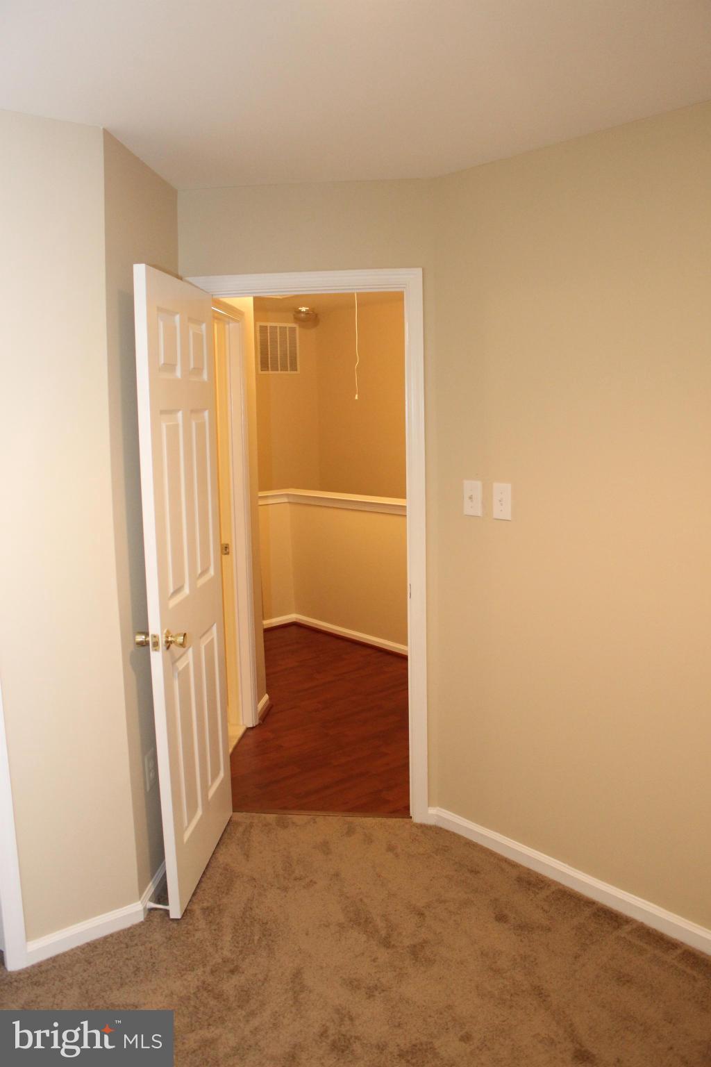 ASHBURN VILLAGE - Residential Lease