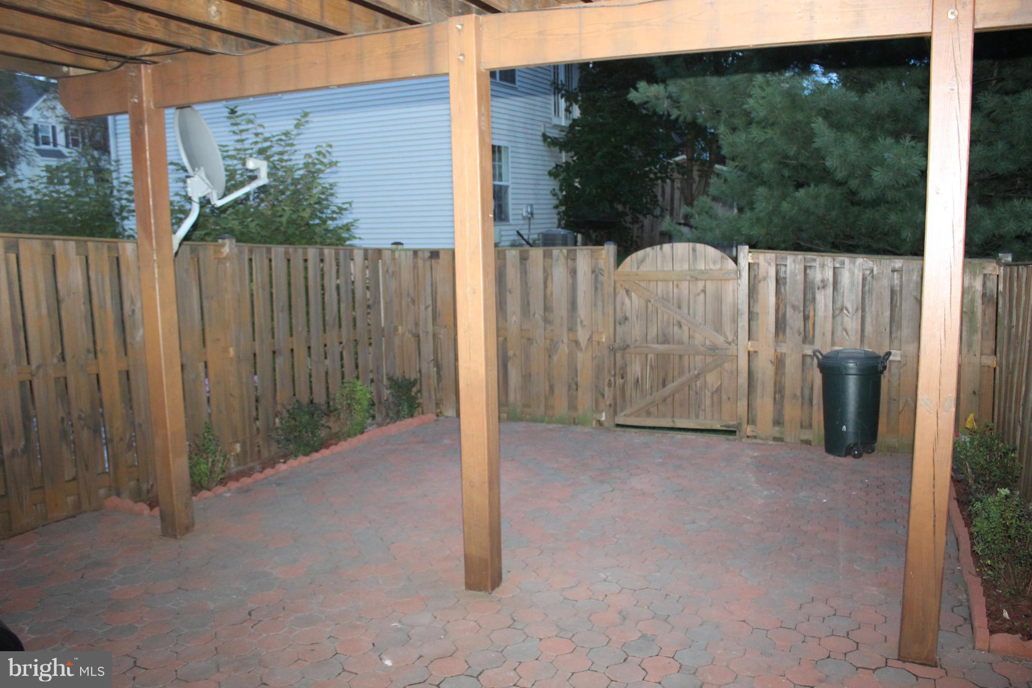 ASHBURN VILLAGE - Residential Lease