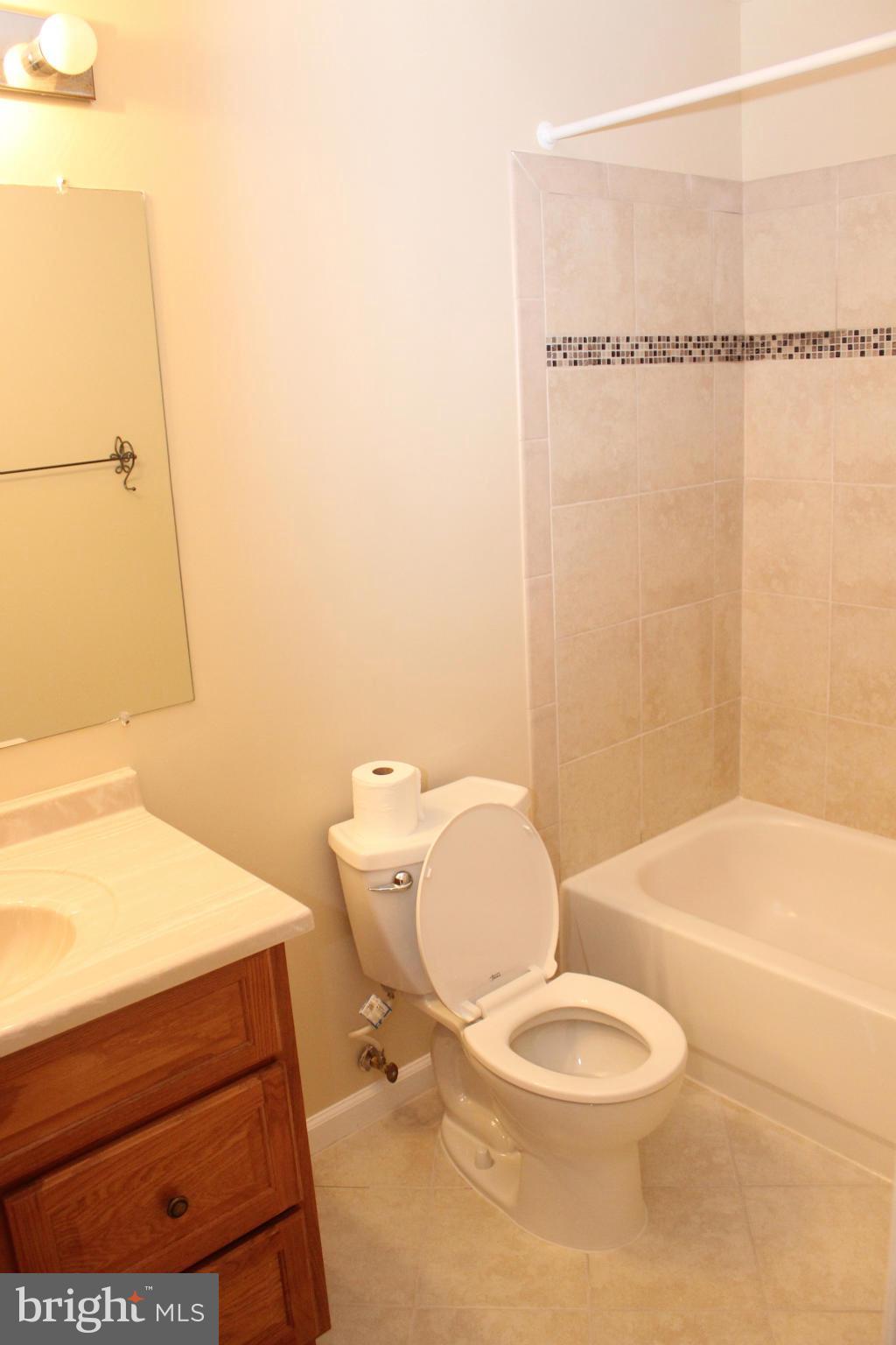 ASHBURN VILLAGE - Residential Lease