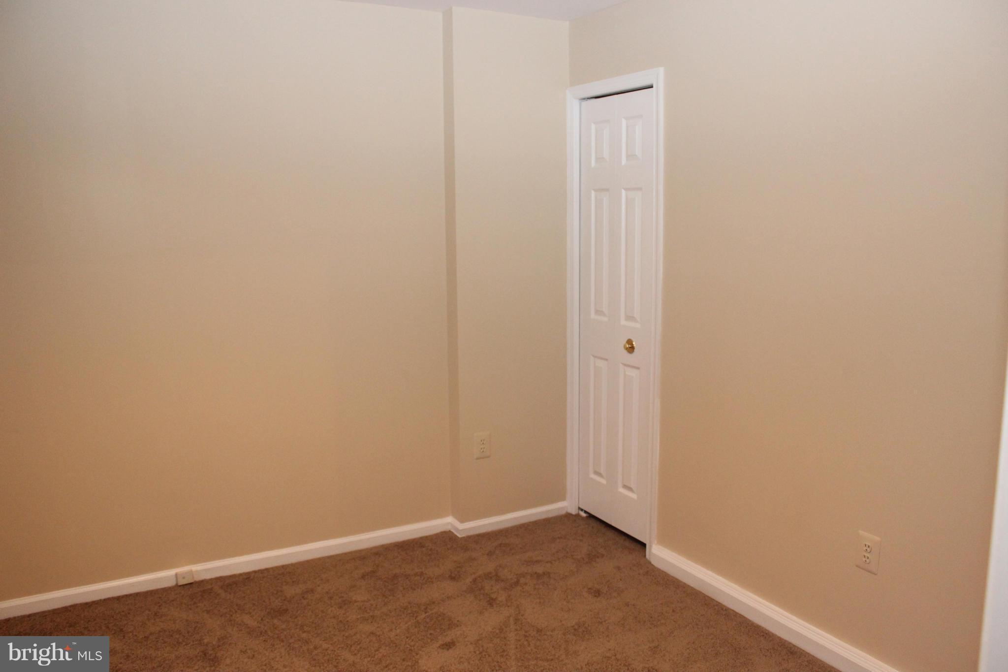 ASHBURN VILLAGE - Residential Lease