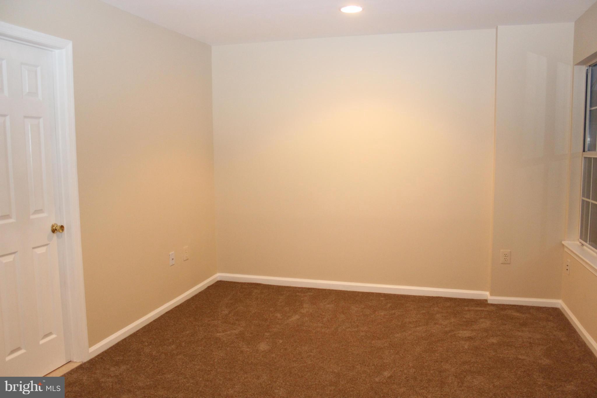 ASHBURN VILLAGE - Residential Lease