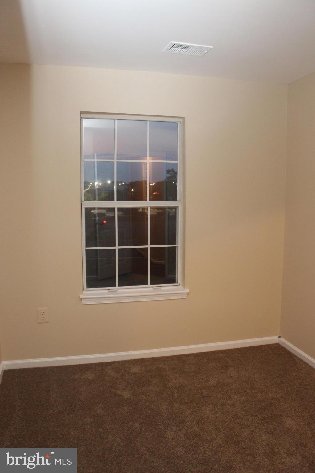 ASHBURN VILLAGE - Residential Lease