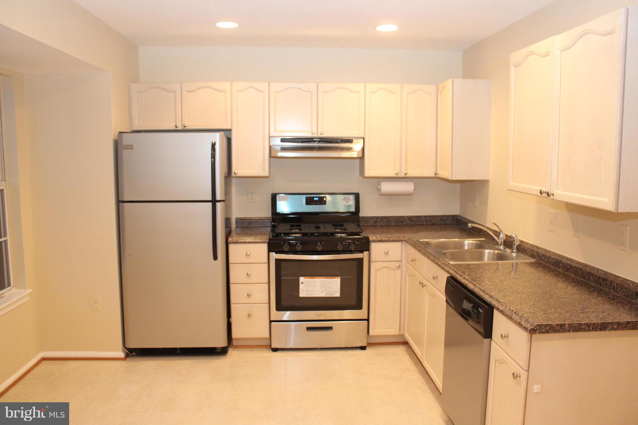 ASHBURN VILLAGE - Residential Lease