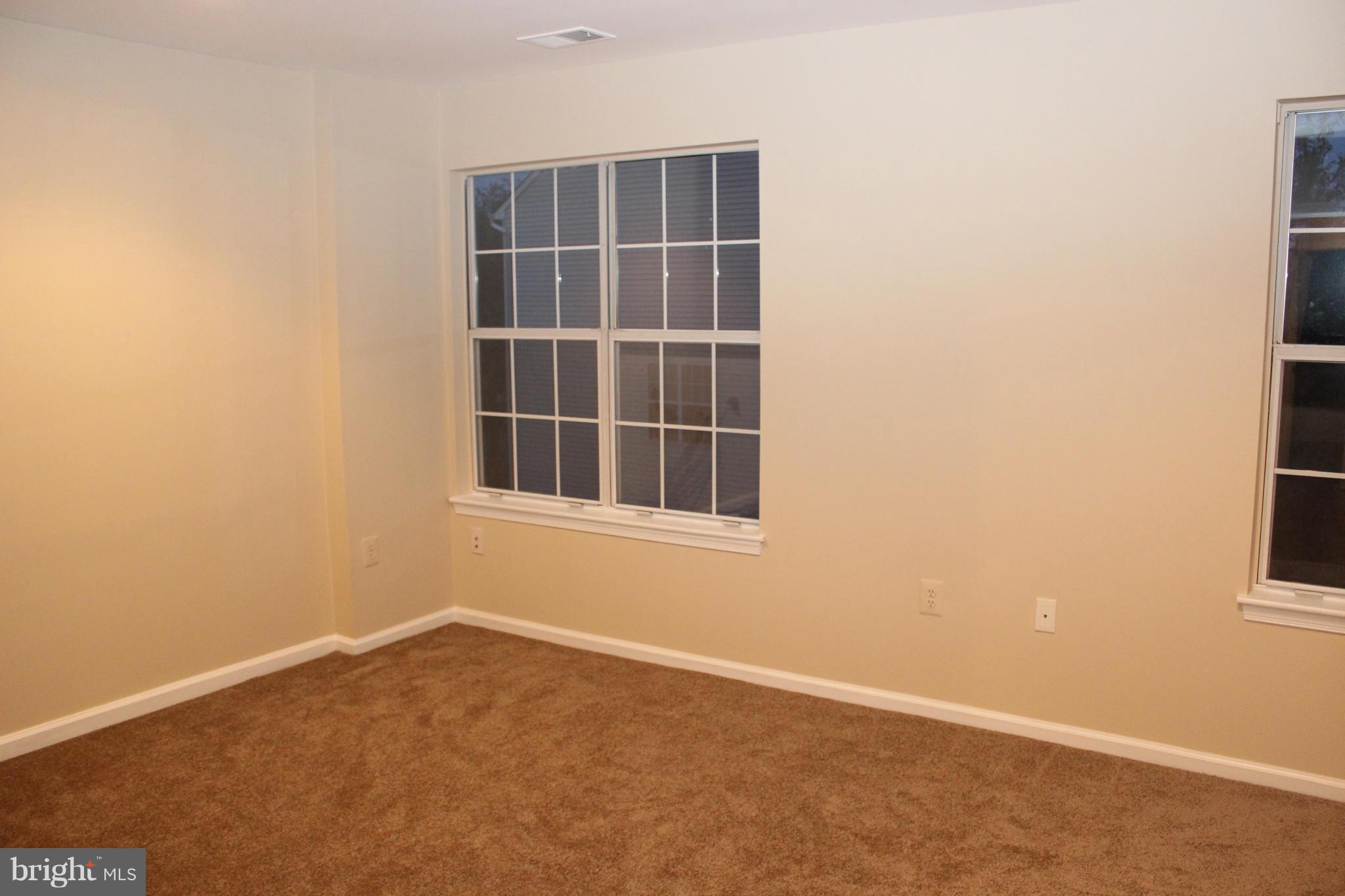 ASHBURN VILLAGE - Residential Lease