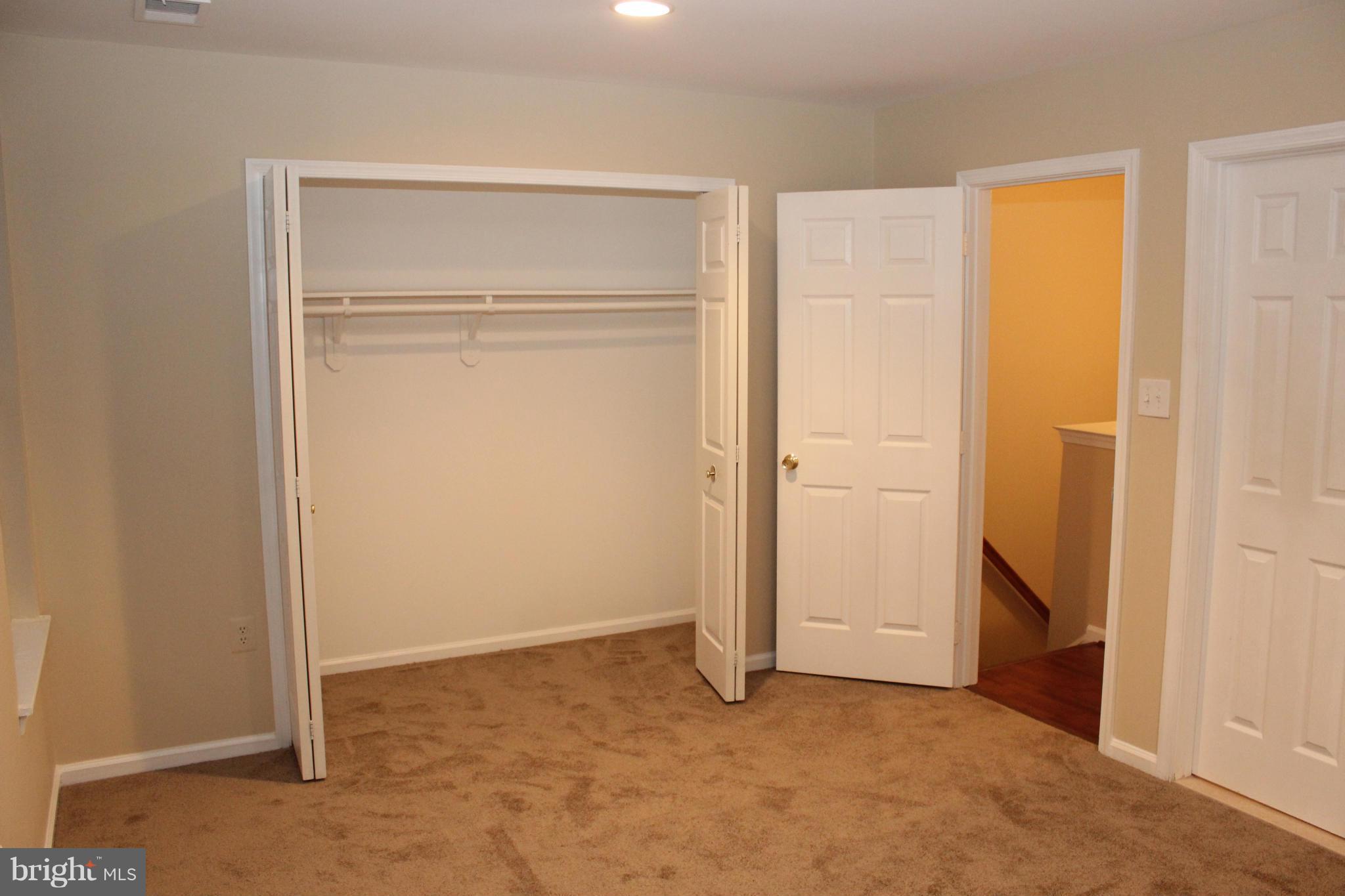 ASHBURN VILLAGE - Residential Lease