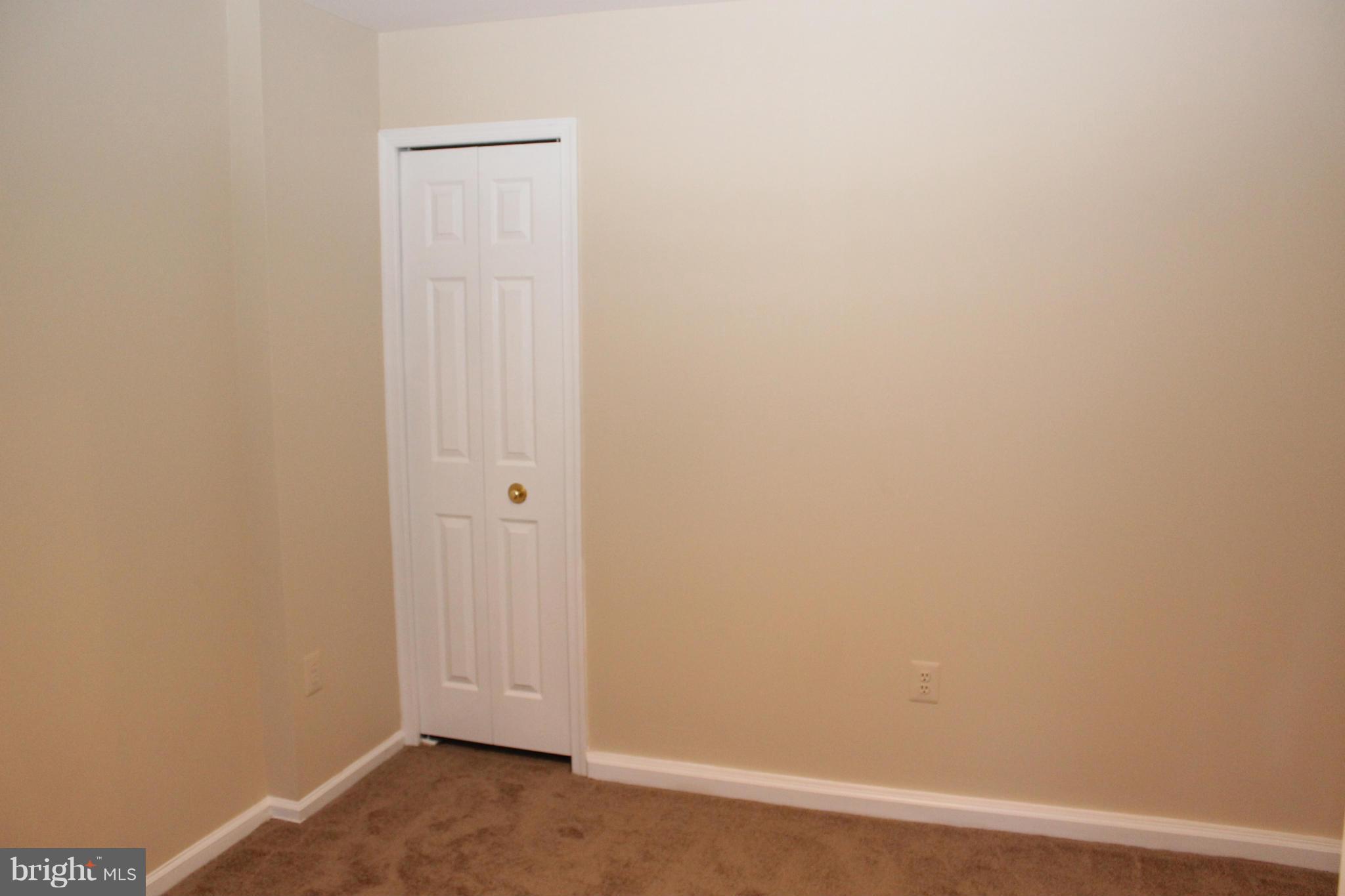 ASHBURN VILLAGE - Residential Lease