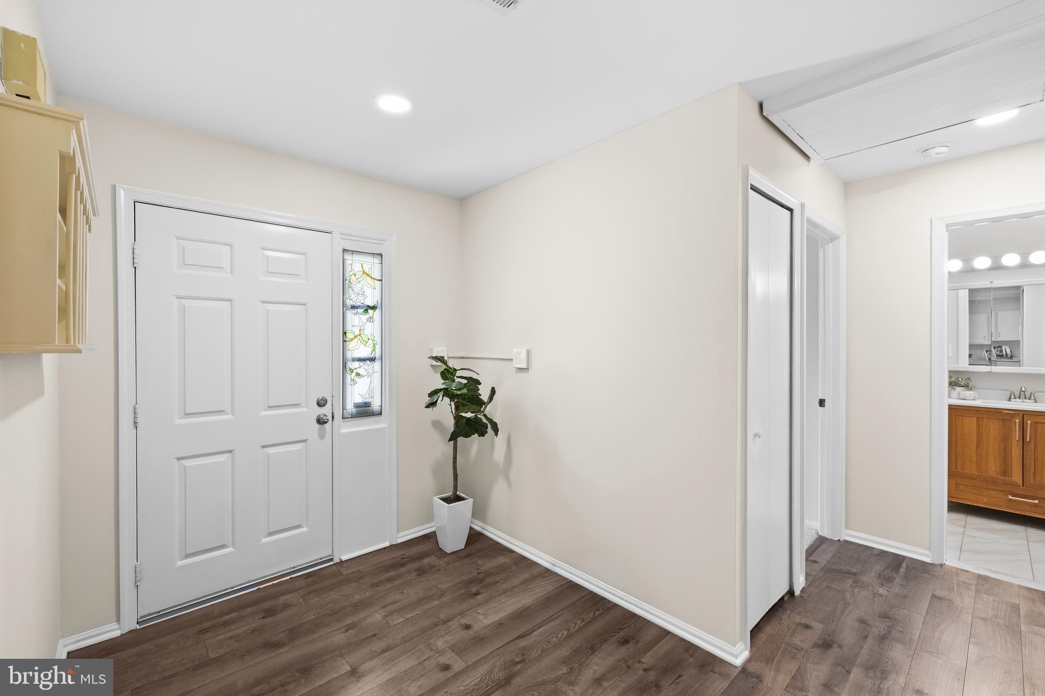 9254 GARNET COURT