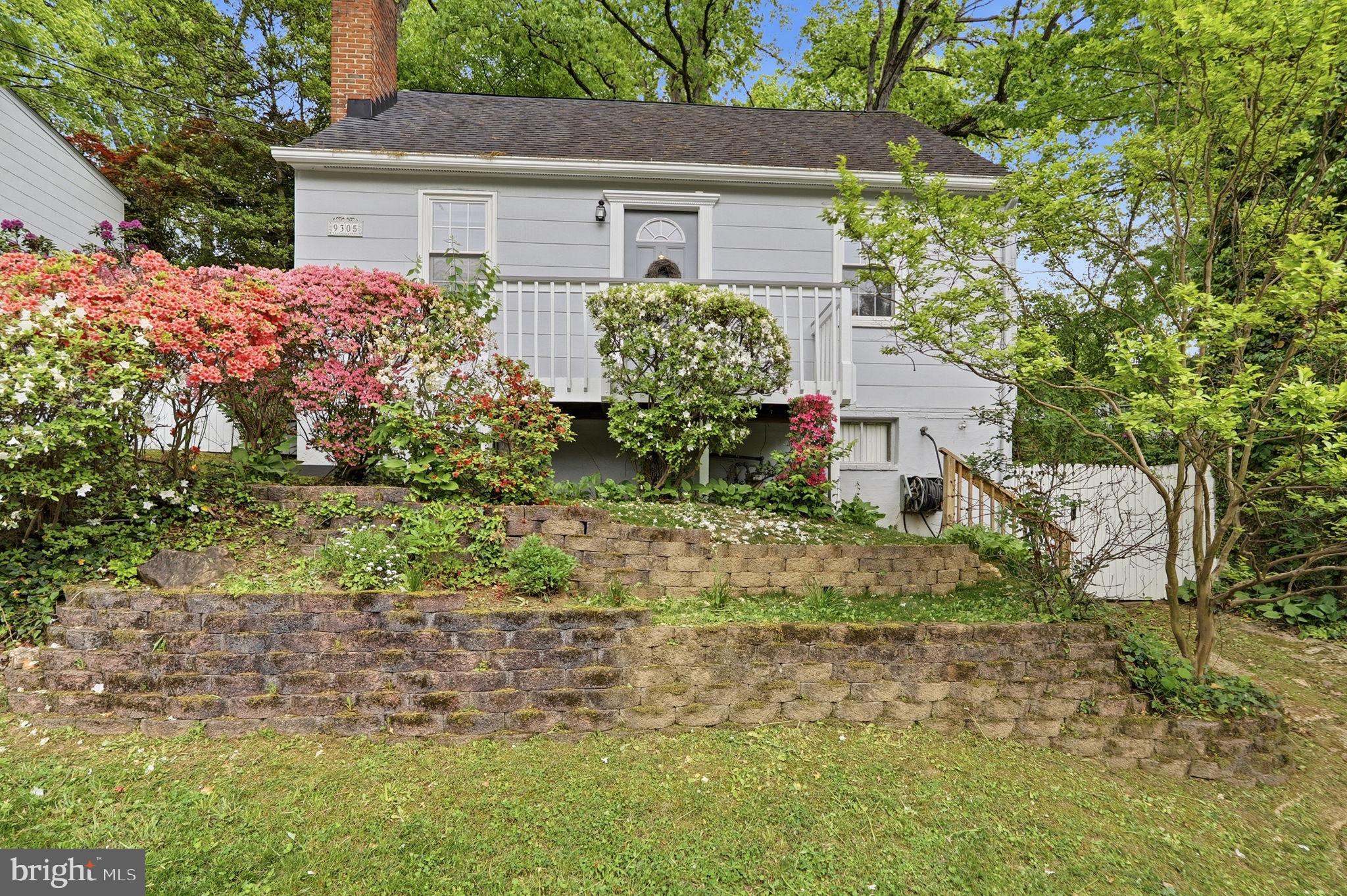 9305 CAROLINE AVENUE