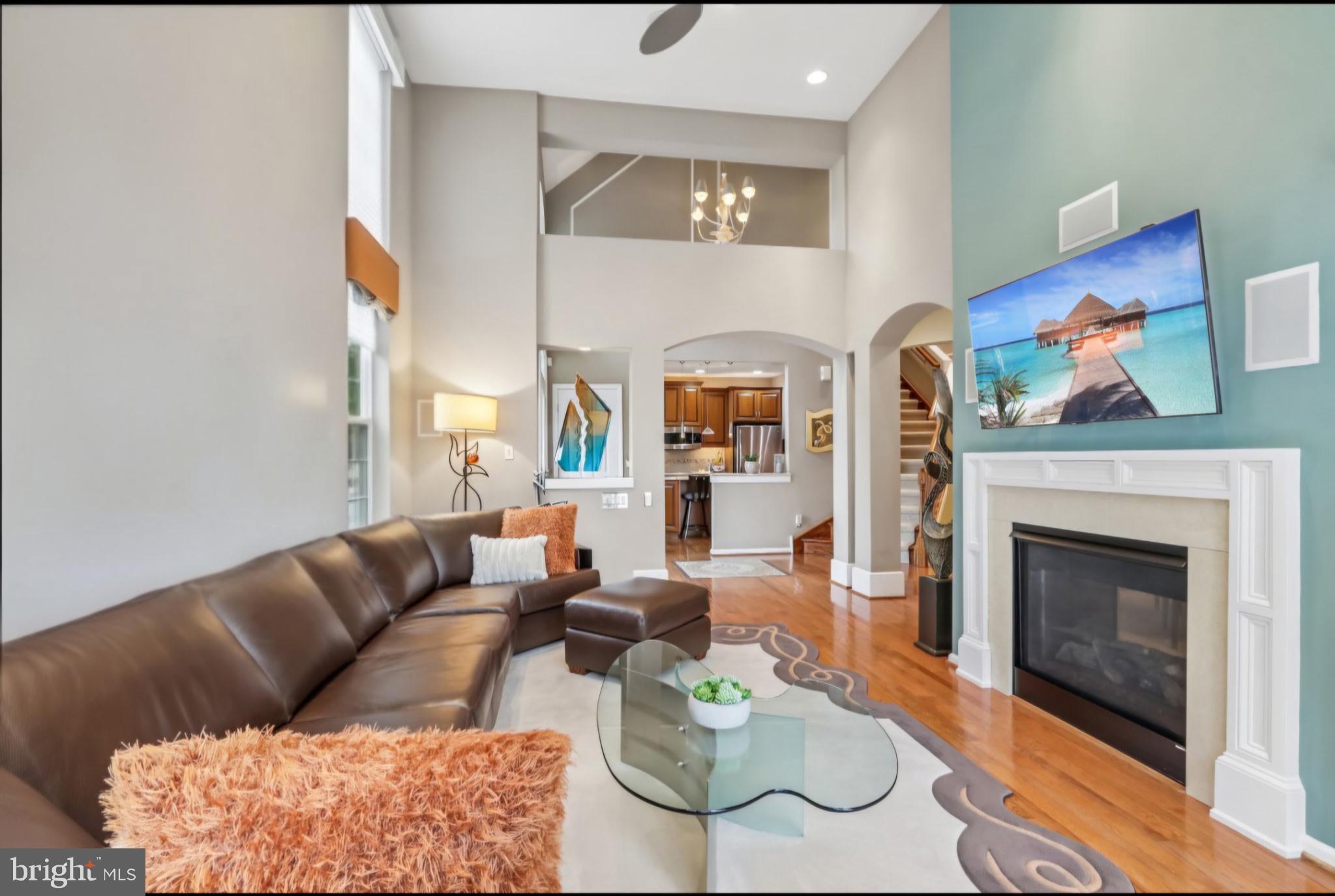 307 INGLETON COURT