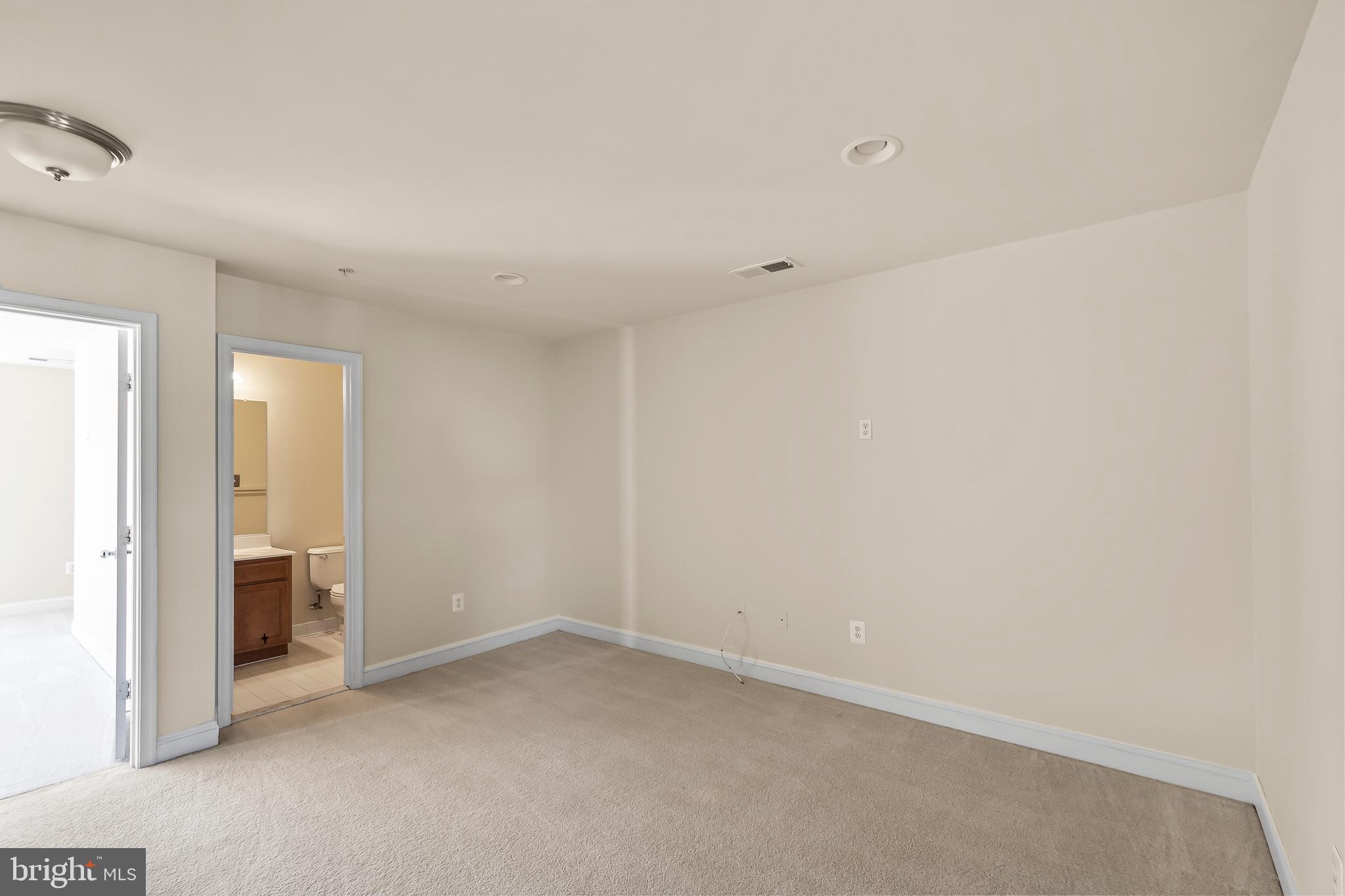 OAK CREEK - Residential