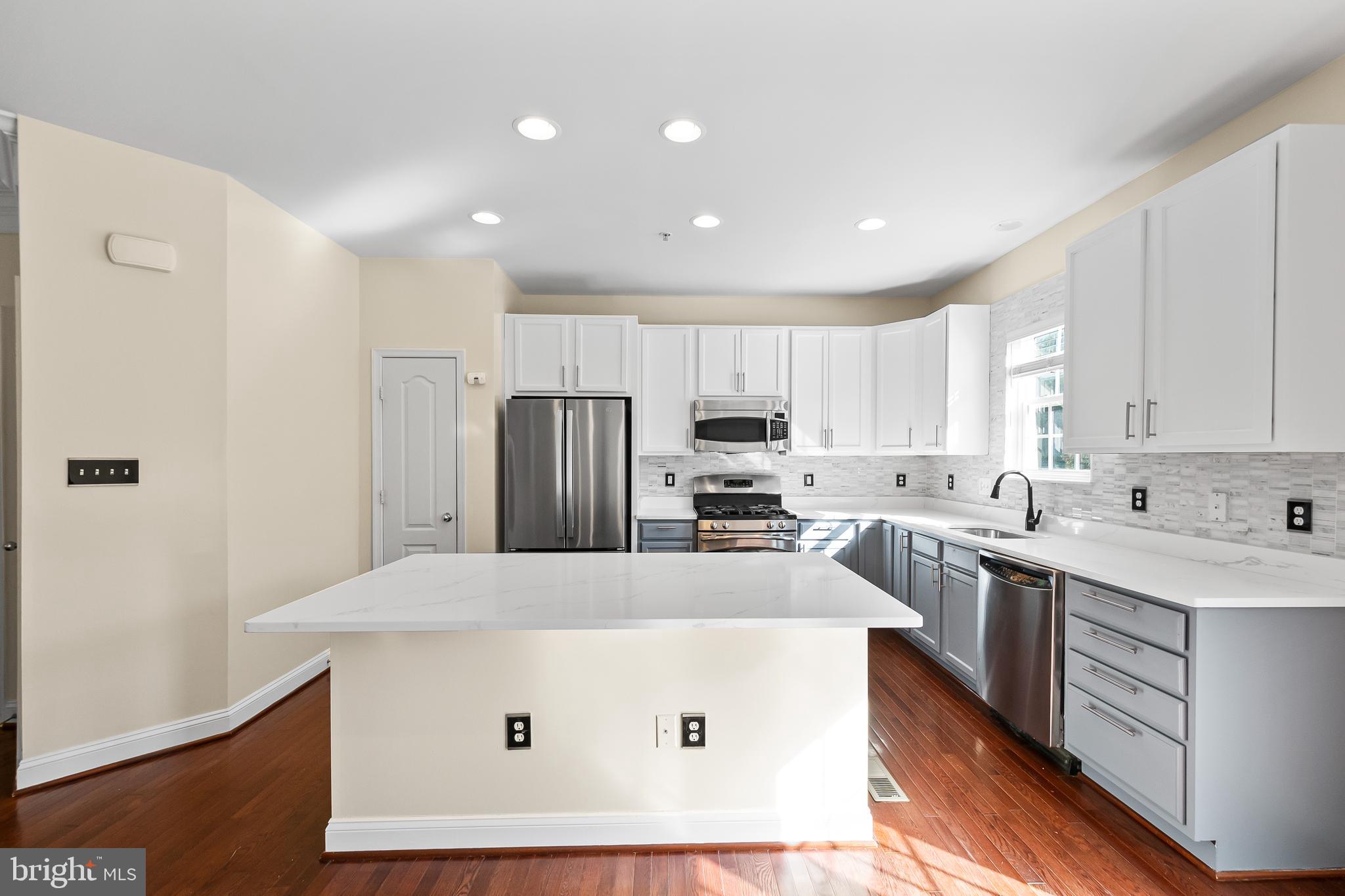 OAK CREEK - Residential