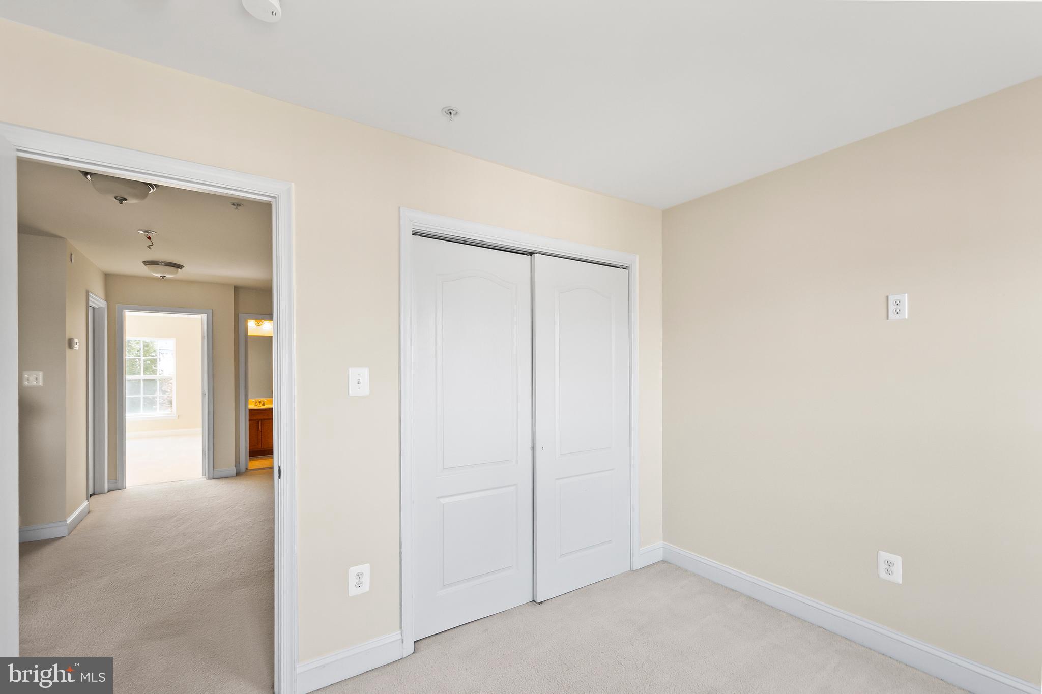 OAK CREEK - Residential