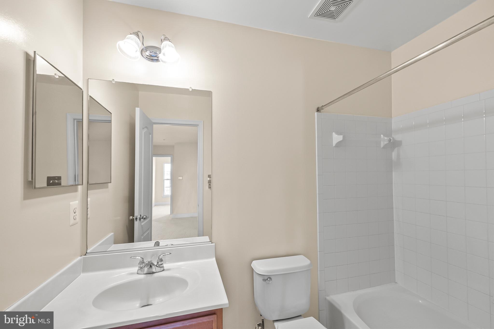 OAK CREEK - Residential