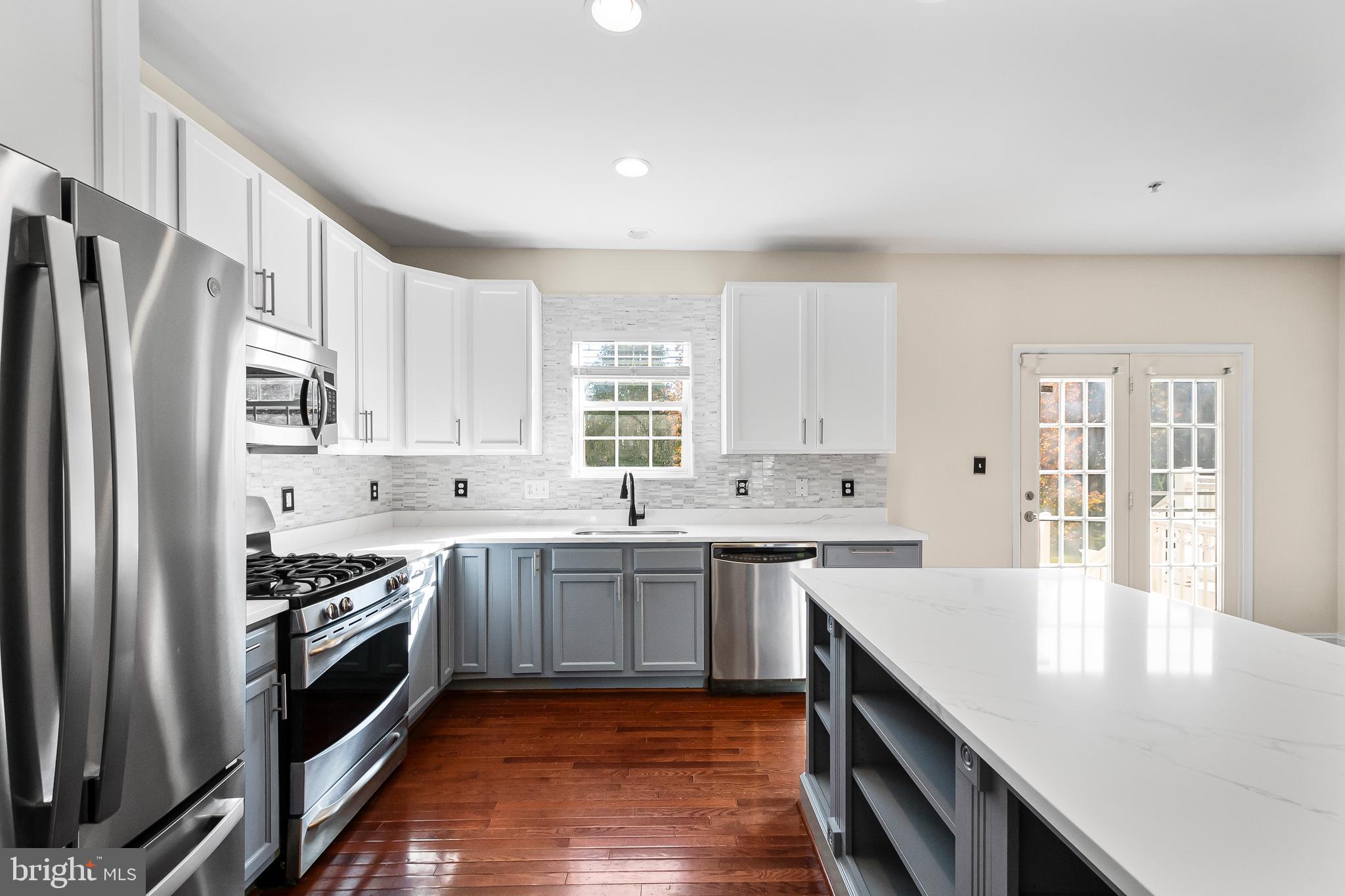 OAK CREEK - Residential