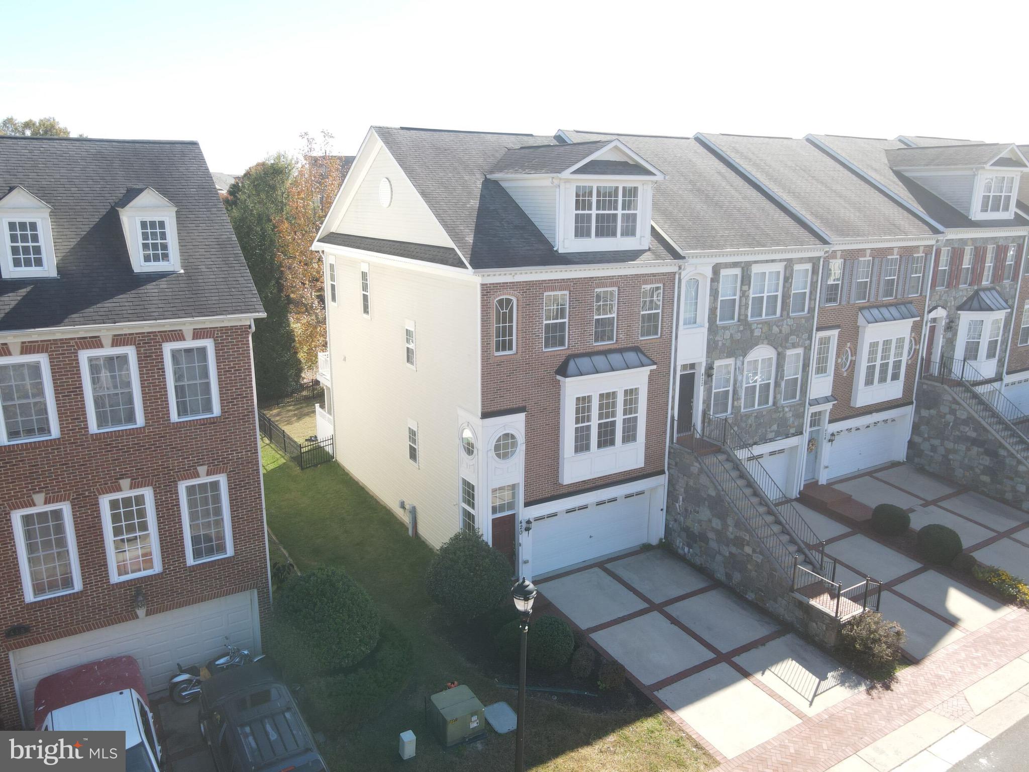 OAK CREEK - Residential