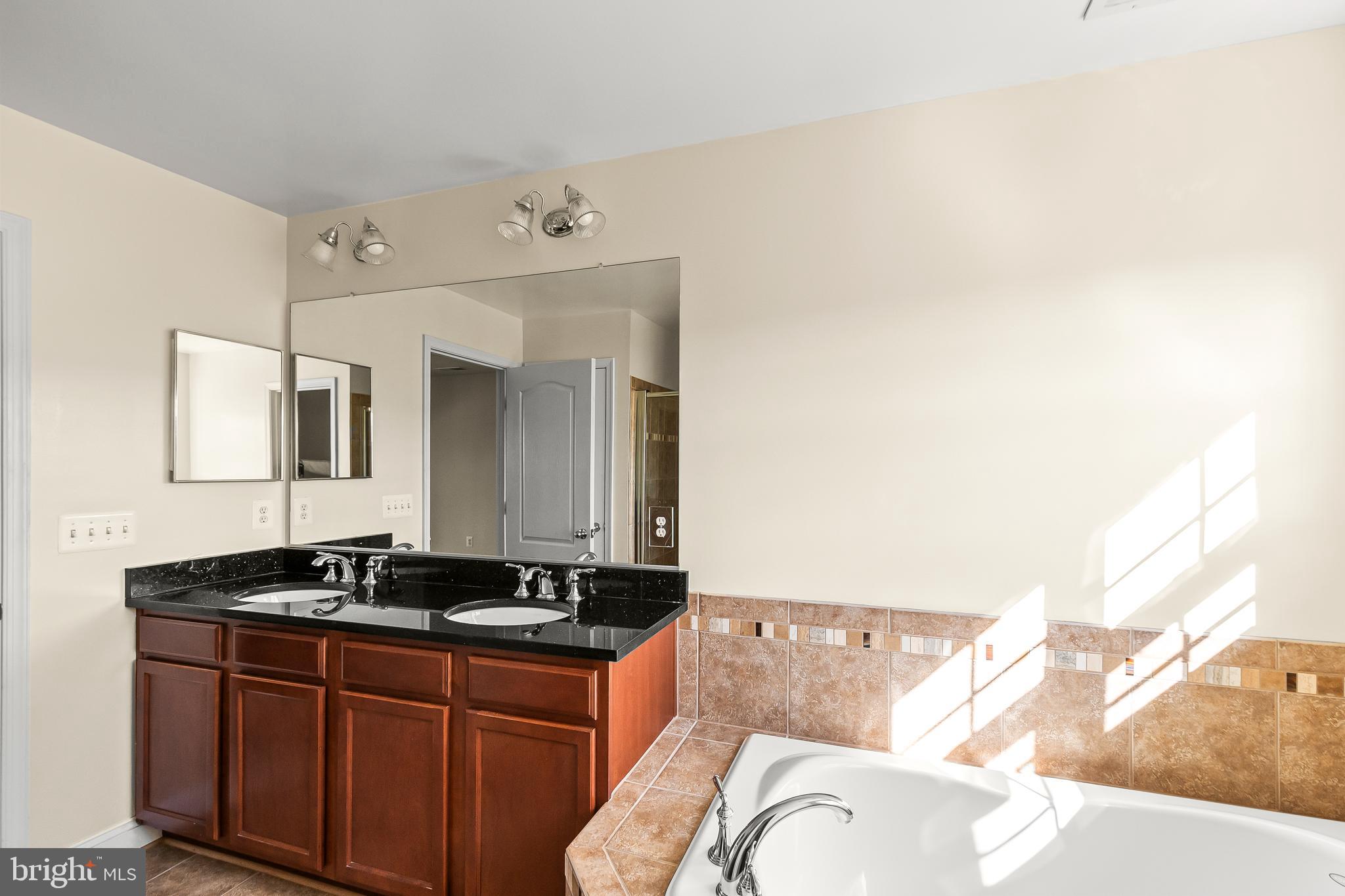 OAK CREEK - Residential