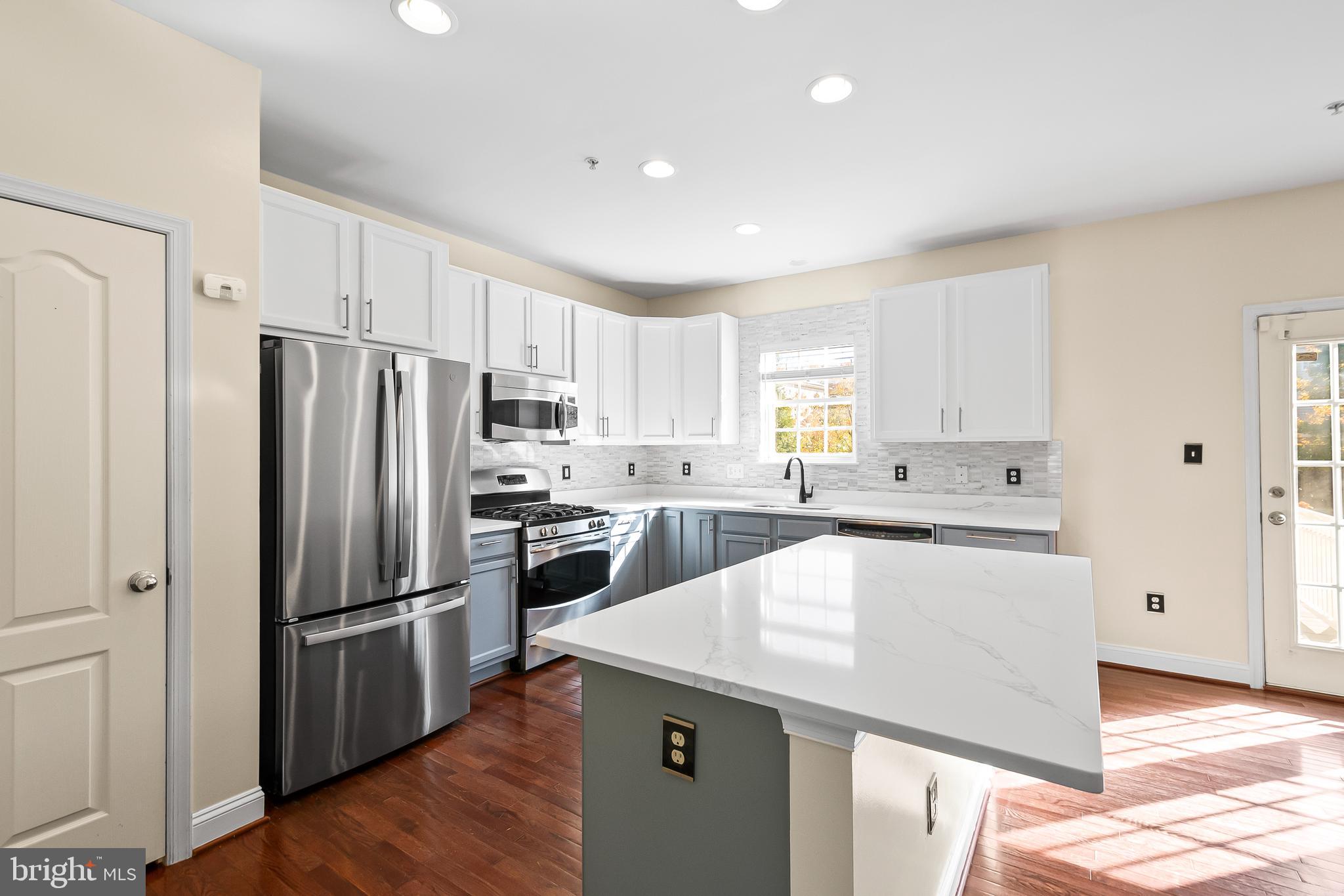 OAK CREEK - Residential