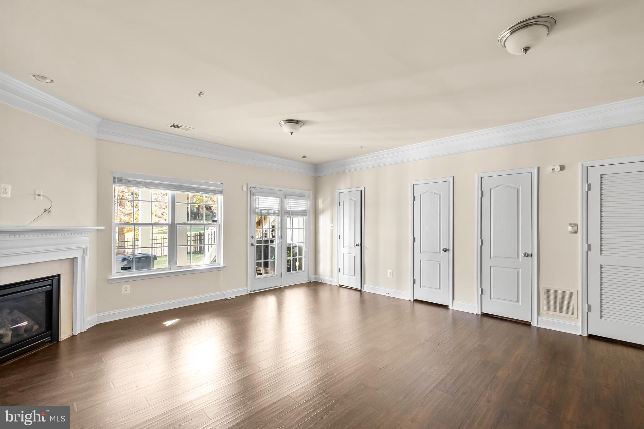 OAK CREEK - Residential