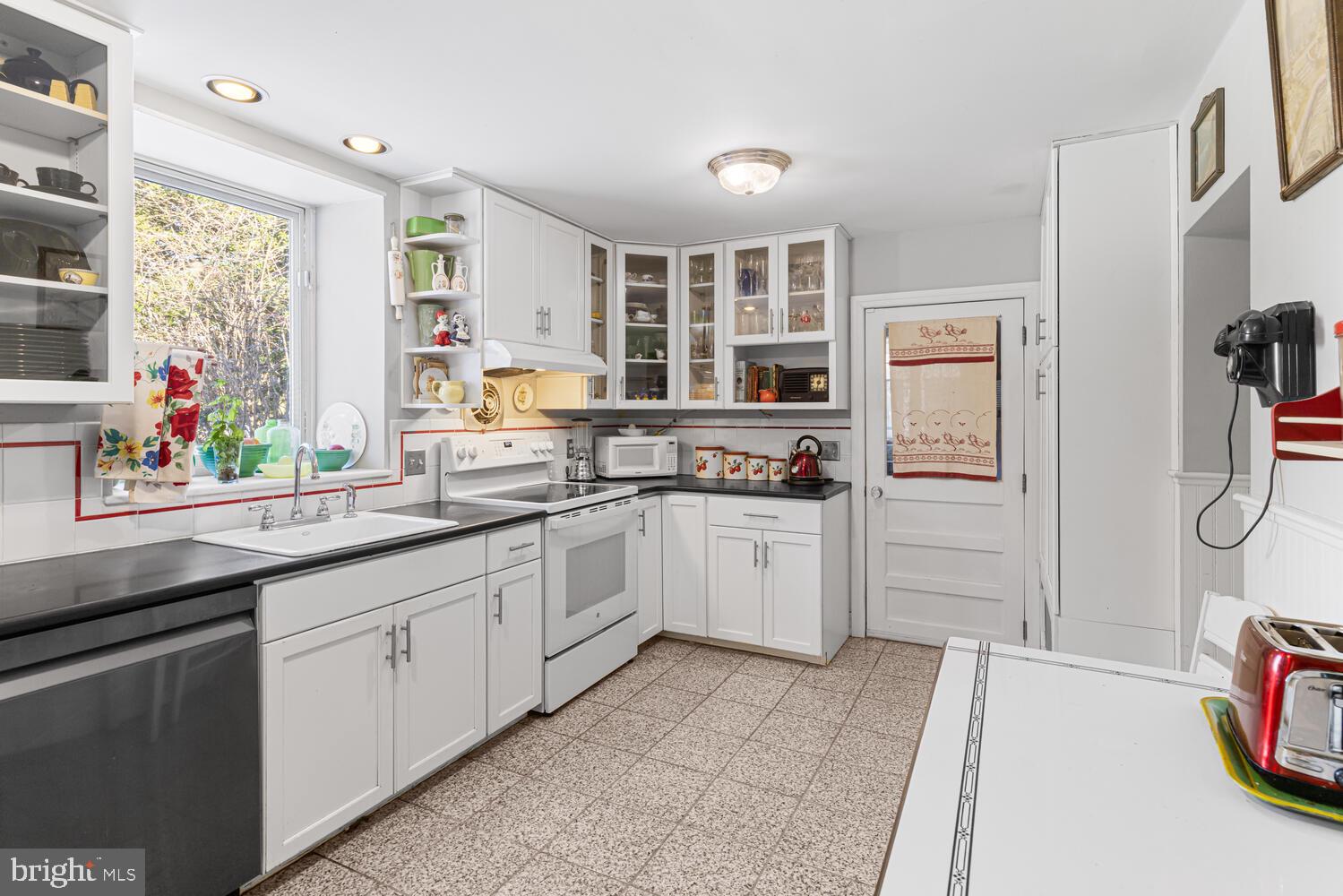 CHELTENHAM VIL - Residential