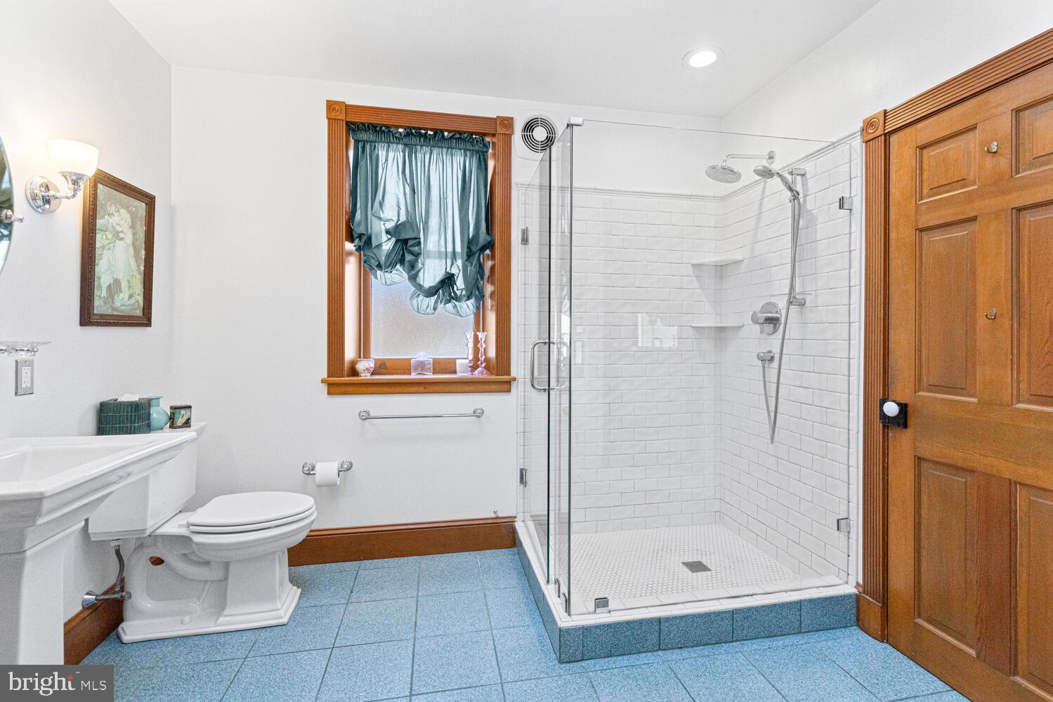 CHELTENHAM VIL - Residential