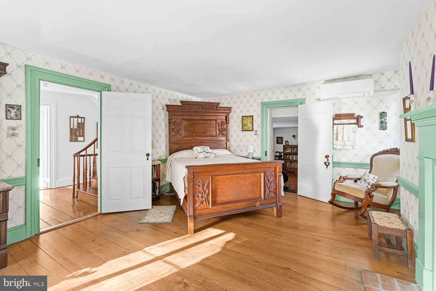 CHELTENHAM VIL - Residential