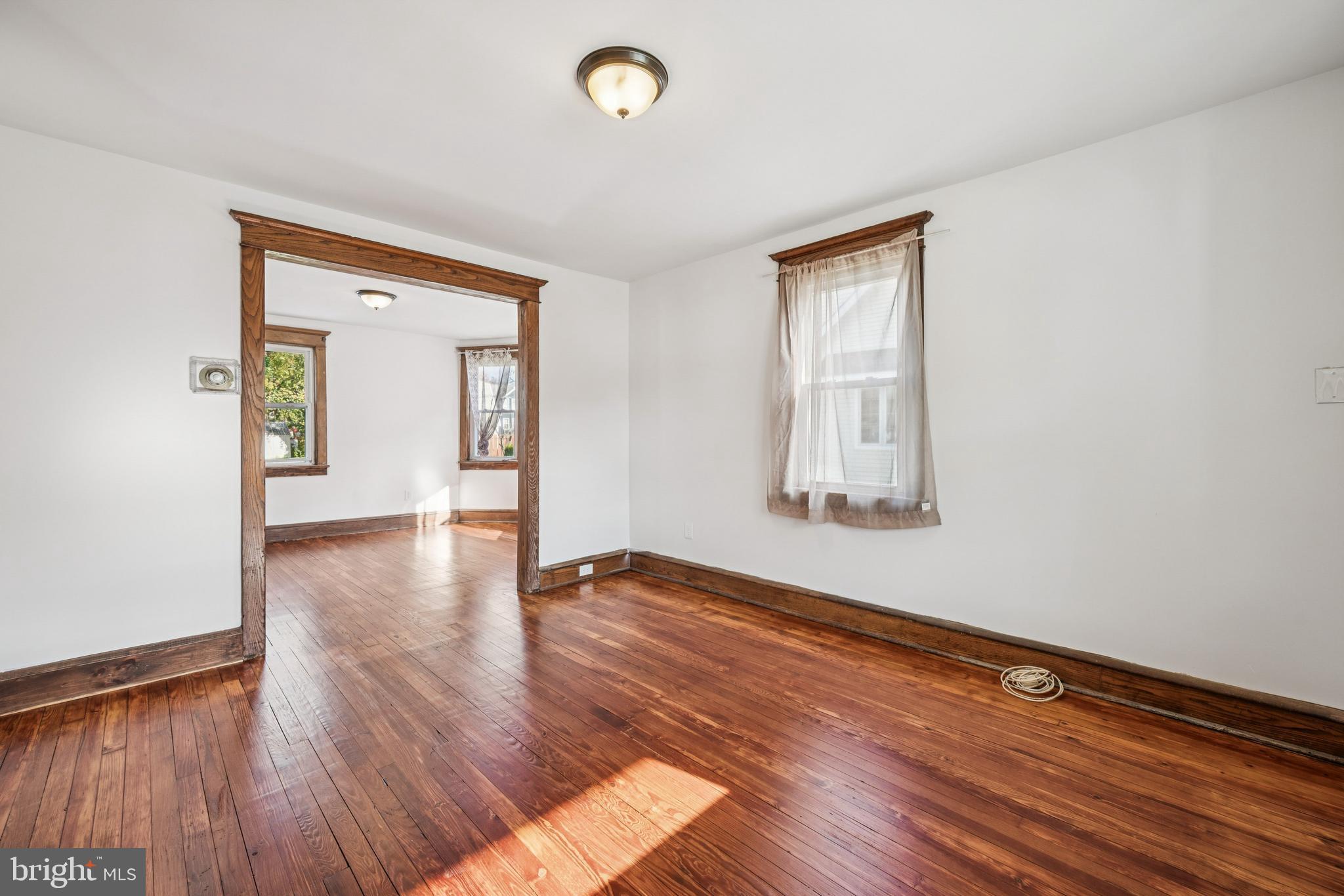 211 NEWTON AVENUE