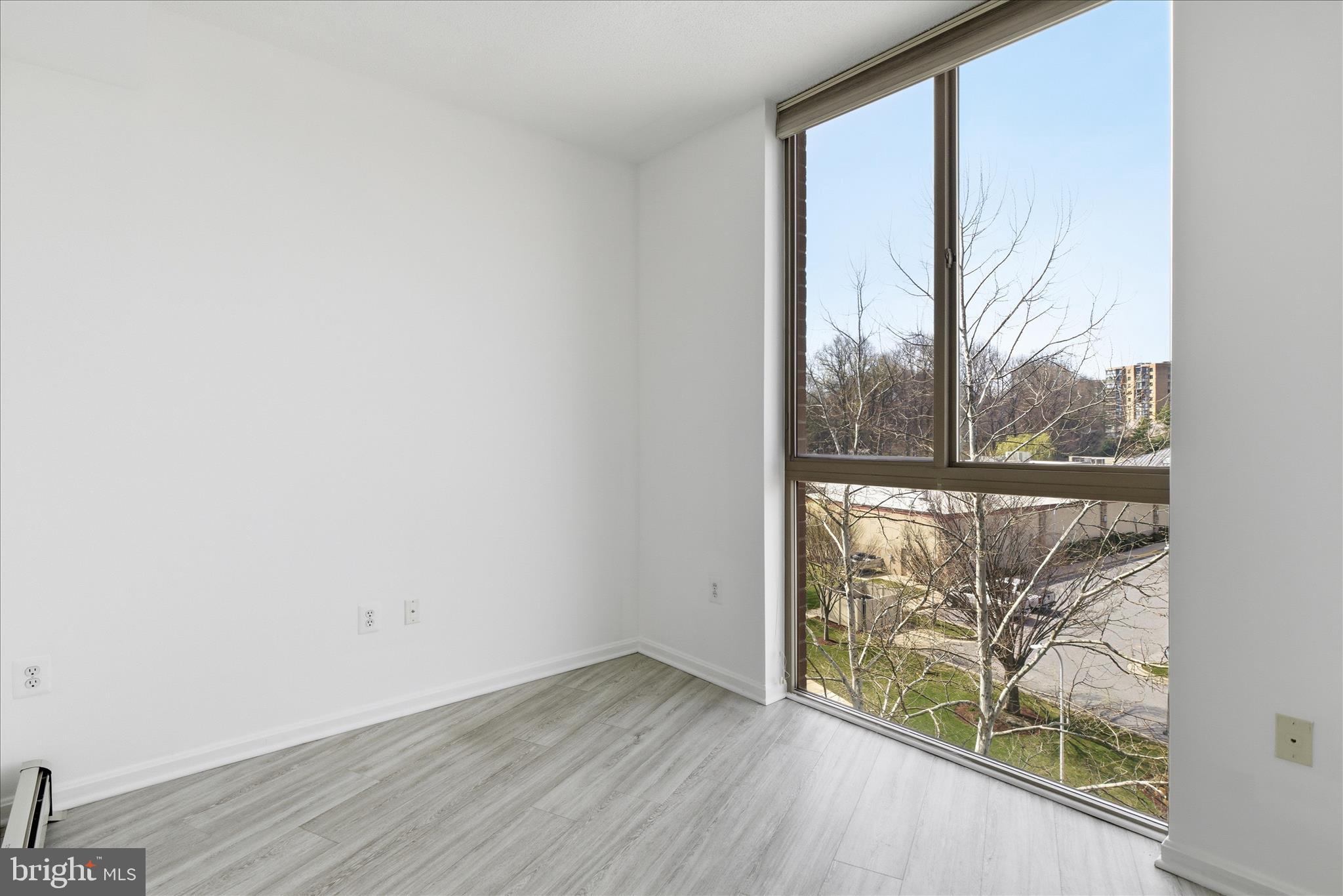 VANTAGE POINT WEST AT LW - Residential