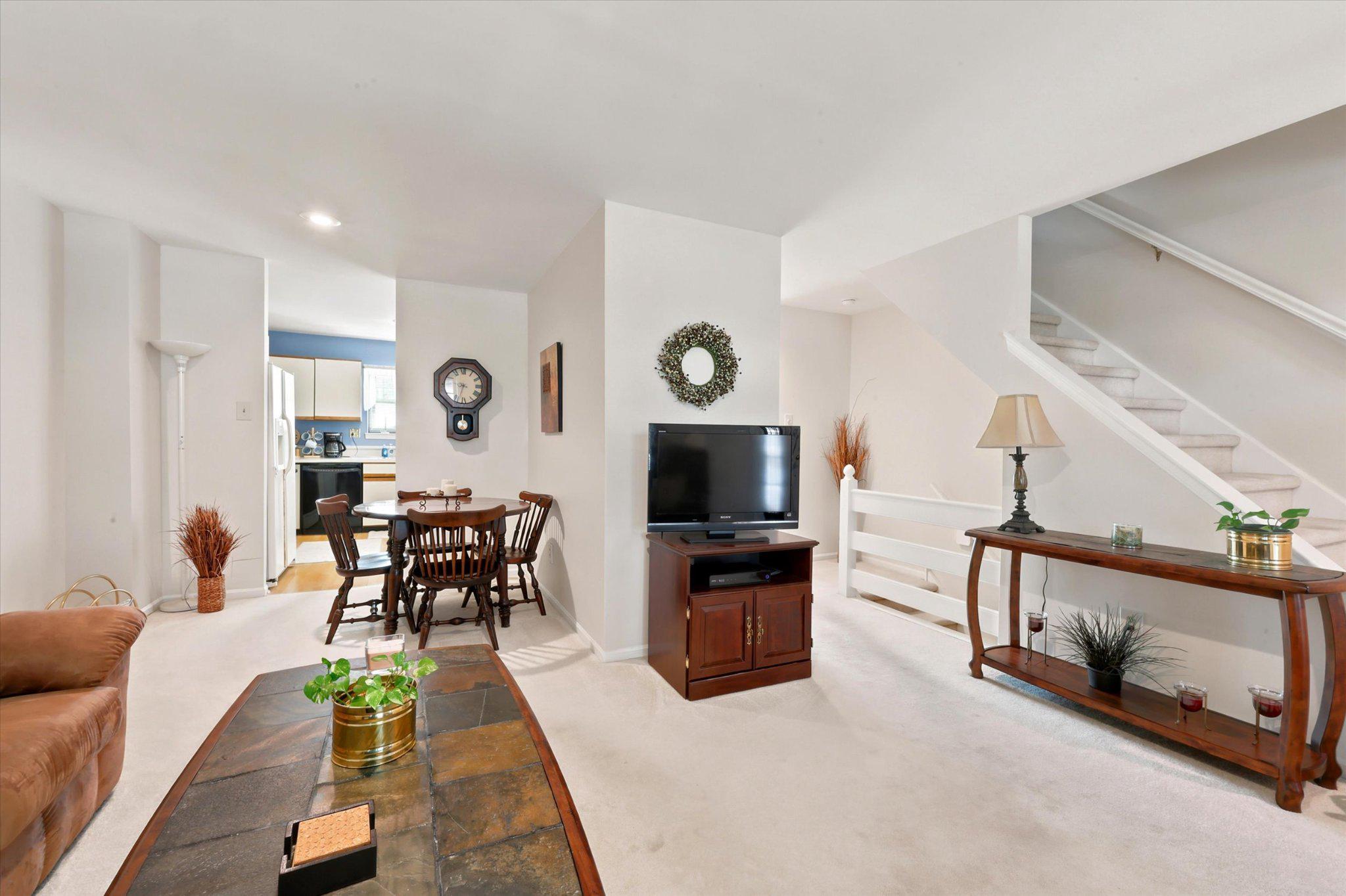 406 CARPENTER CIRCLE