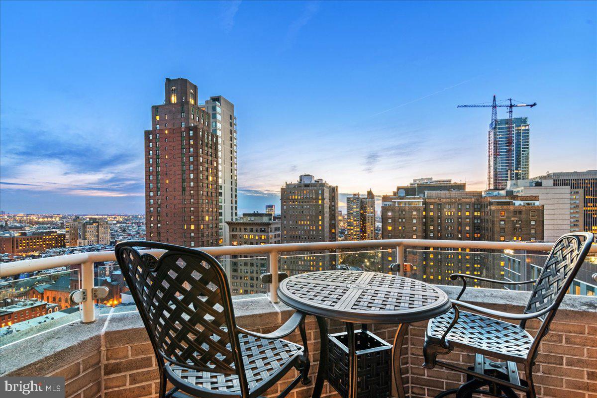 RITTENHOUSE SQUARE - Residential