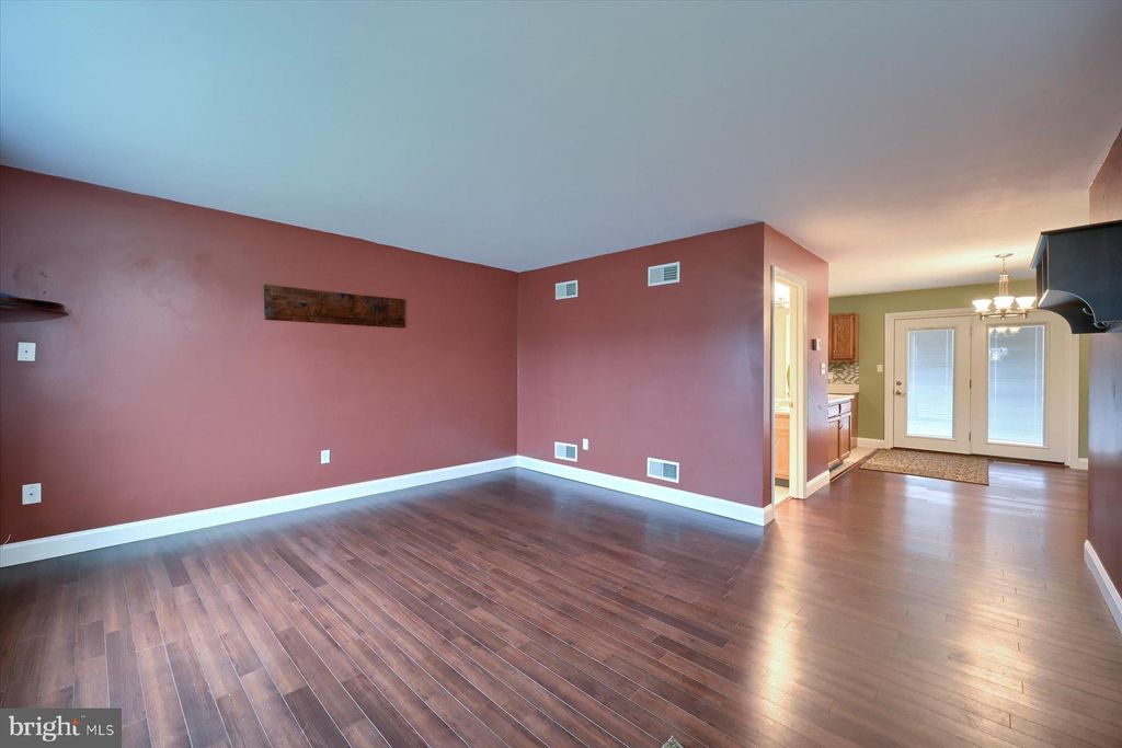 Photo of 2302 MORRIS DR, EAST PETERSBURG, PA 17520 (MLS # PALA2028230)