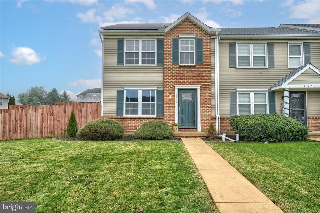 Photo of 2302 MORRIS DR, EAST PETERSBURG, PA 17520 (MLS # PALA2028230)