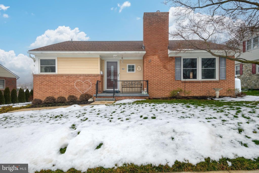 Photo of 937 Walnut Street, Akron, PA 17501 (MLS # PALA2046062)
