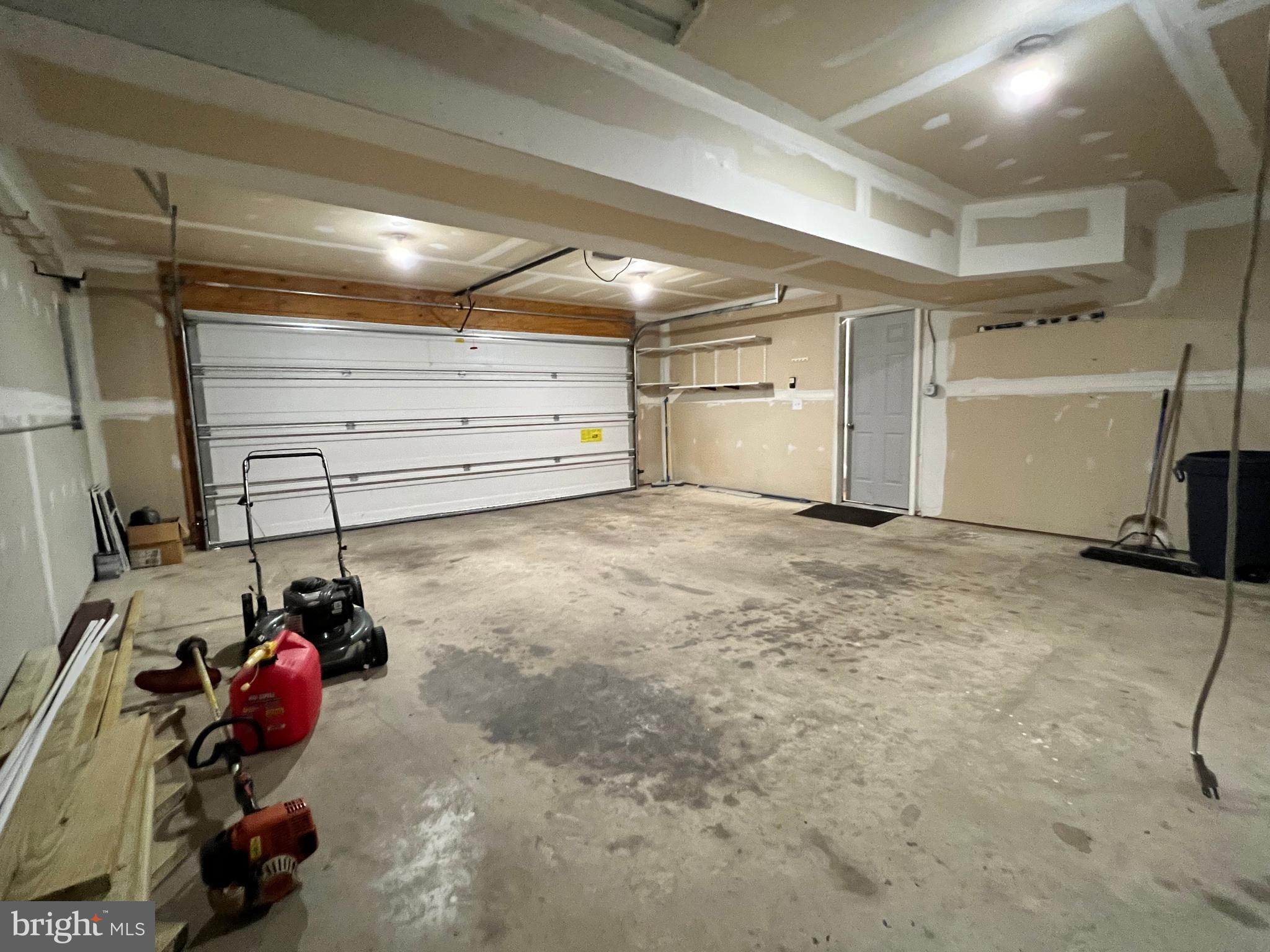 ROLLING HILLS - Residential Lease