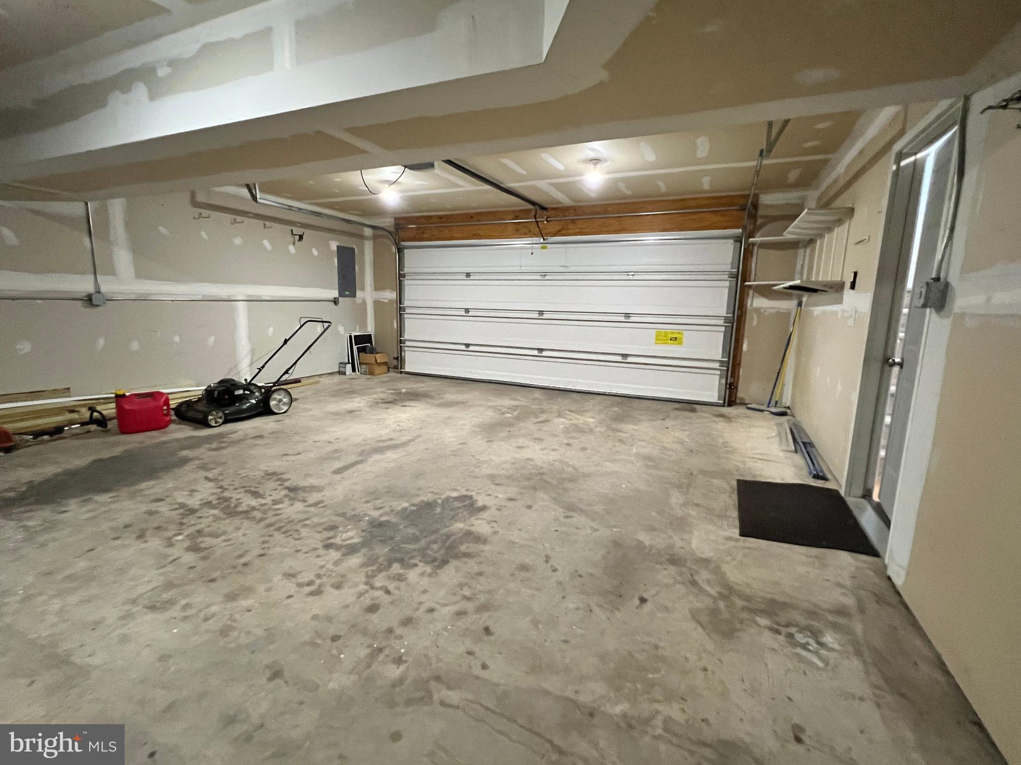 ROLLING HILLS - Residential Lease