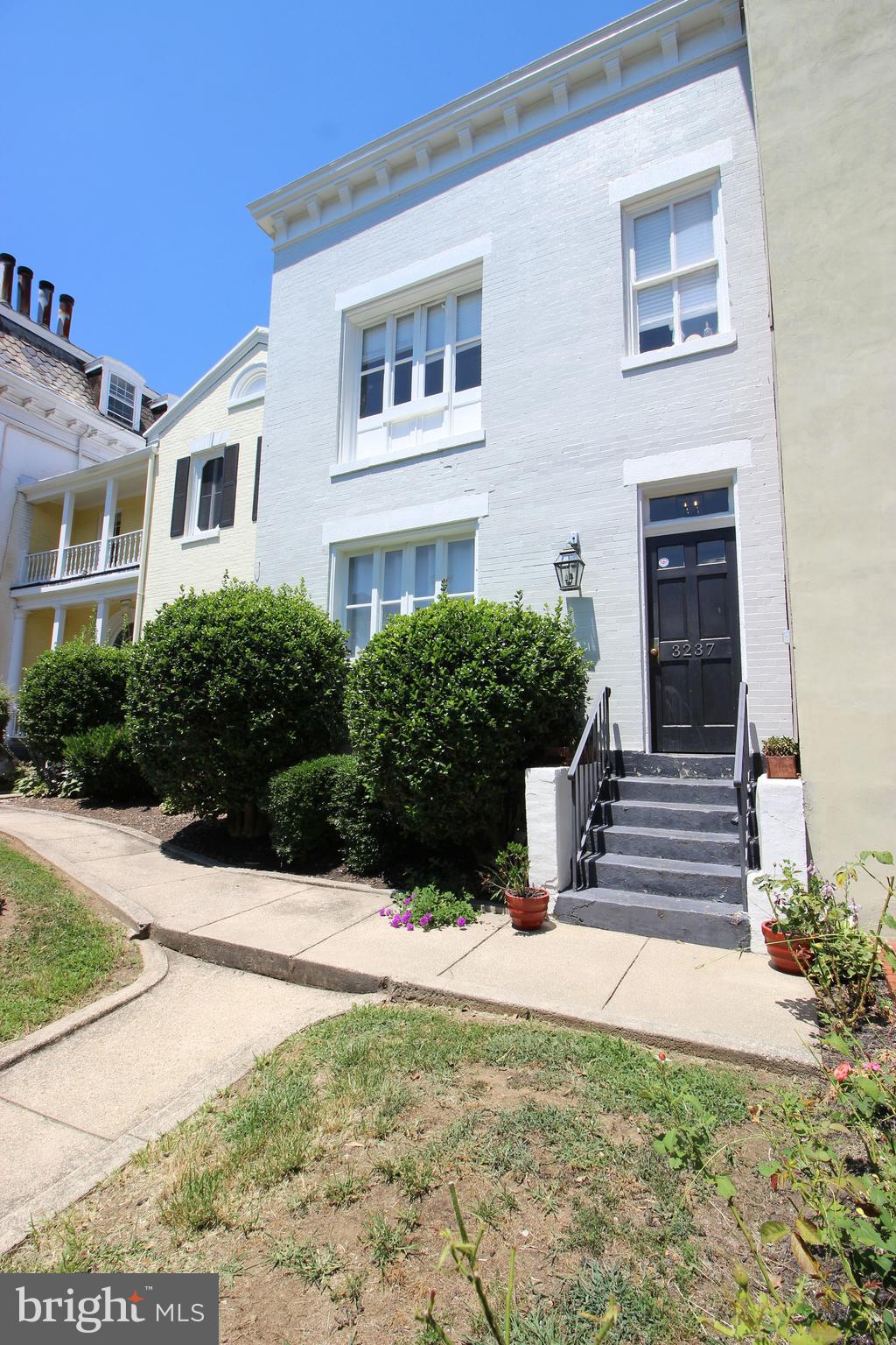 3237 N STREET NW 15