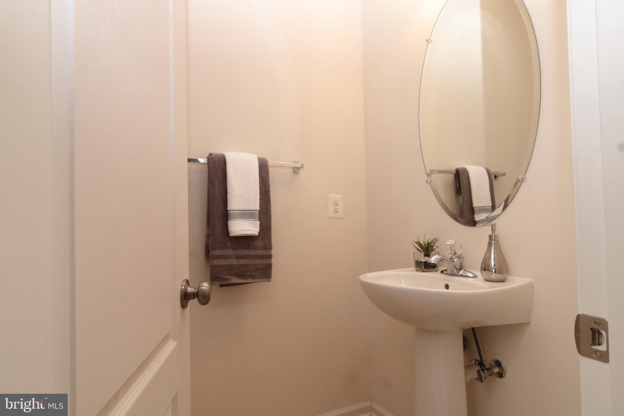 SIGNATURE AT BROADLANDS - Residential