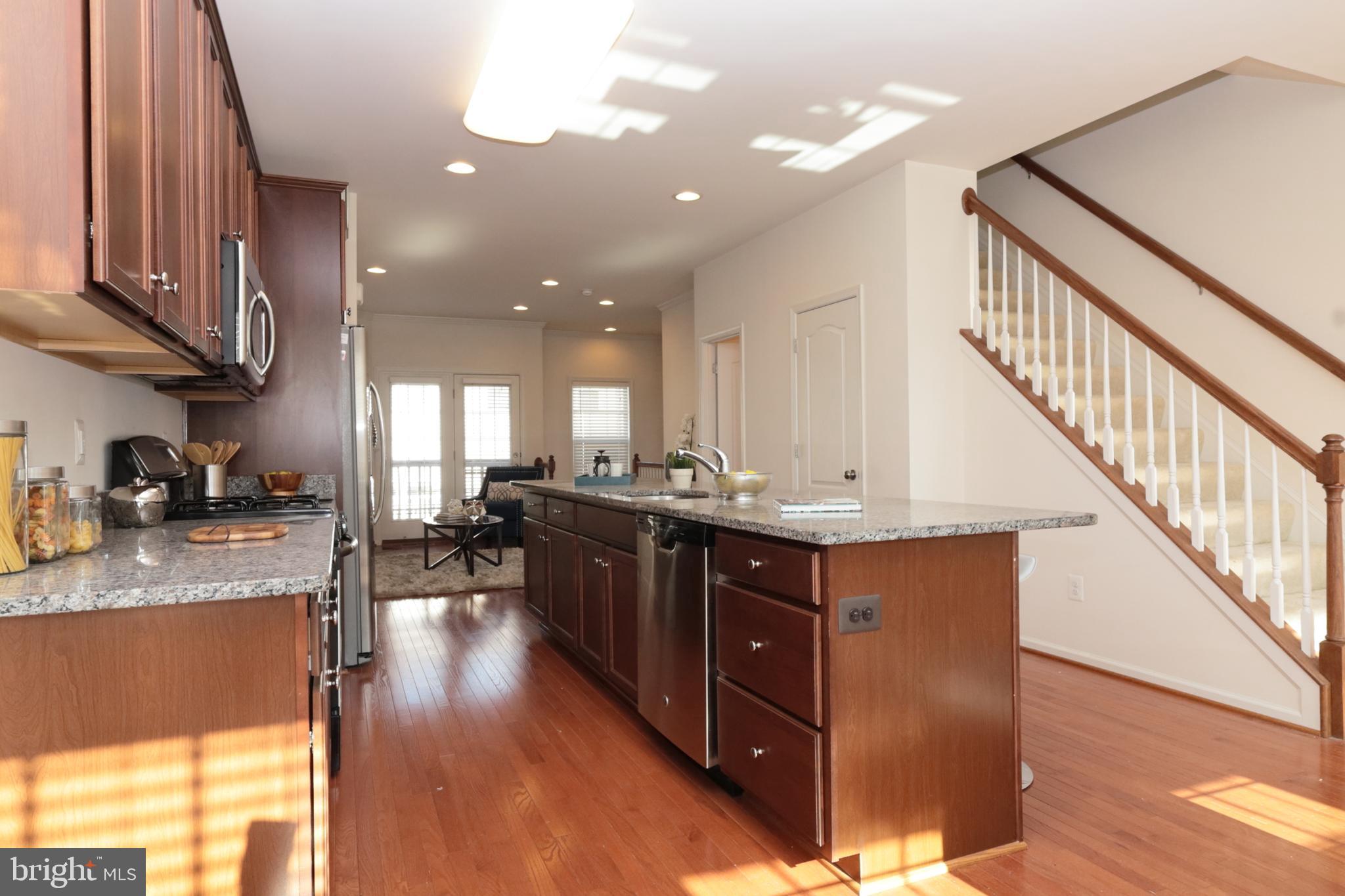 SIGNATURE AT BROADLANDS - Residential