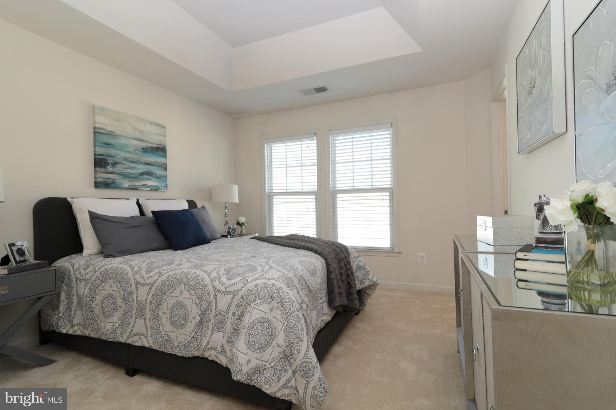 SIGNATURE AT BROADLANDS - Residential