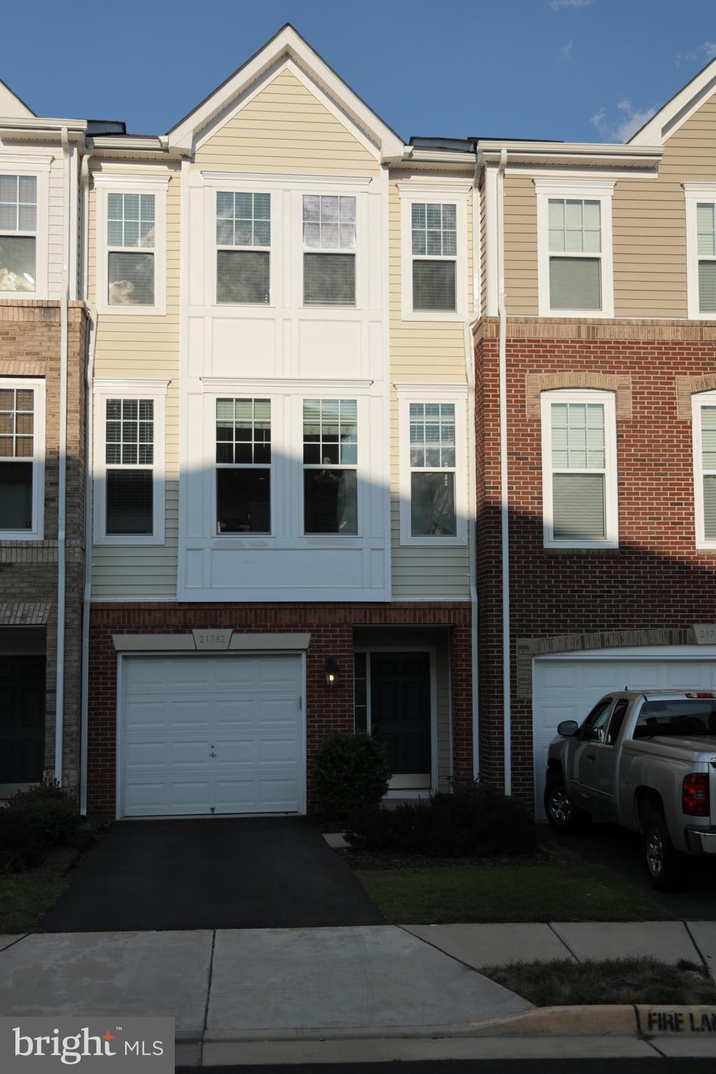 SIGNATURE AT BROADLANDS - Residential