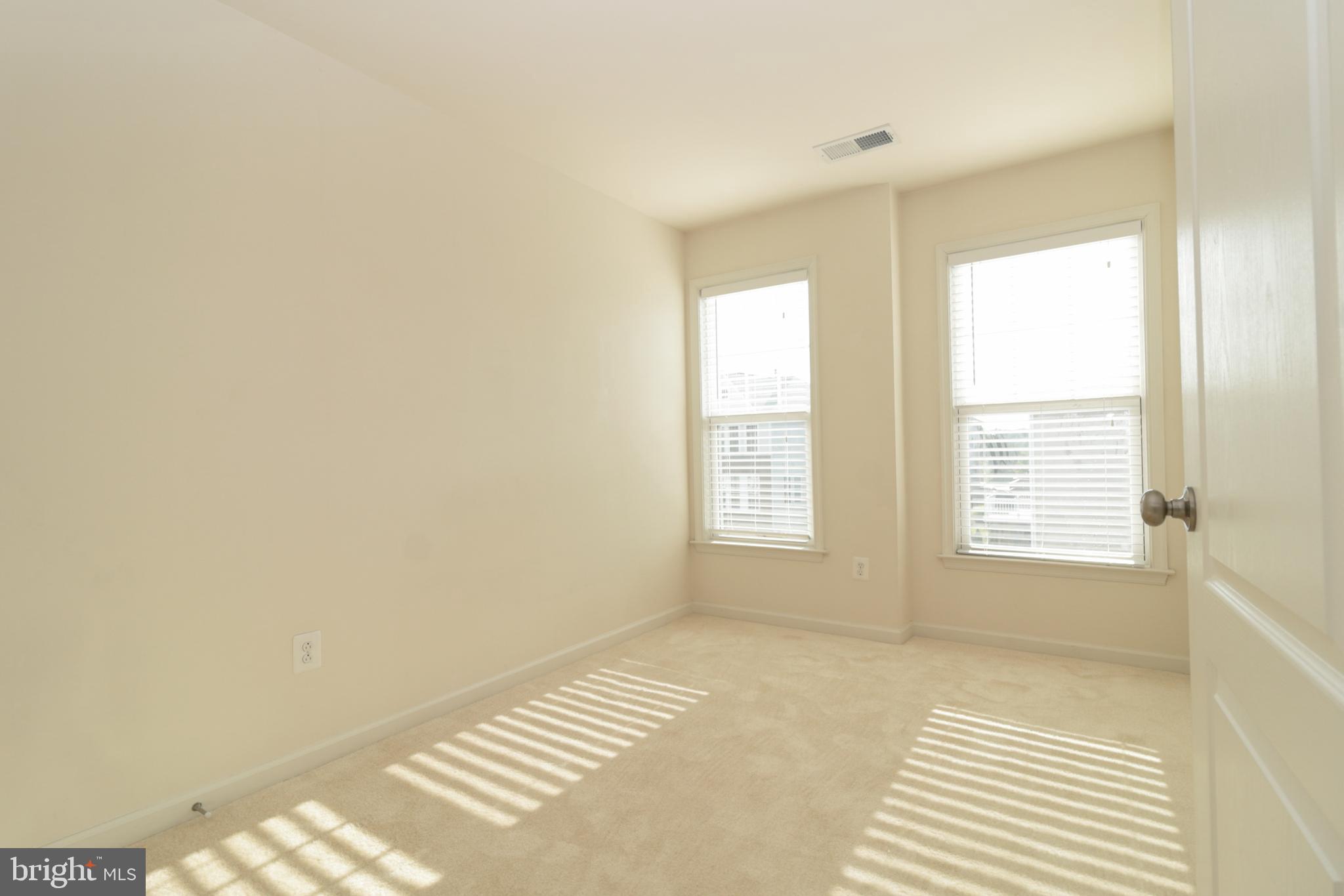 SIGNATURE AT BROADLANDS - Residential