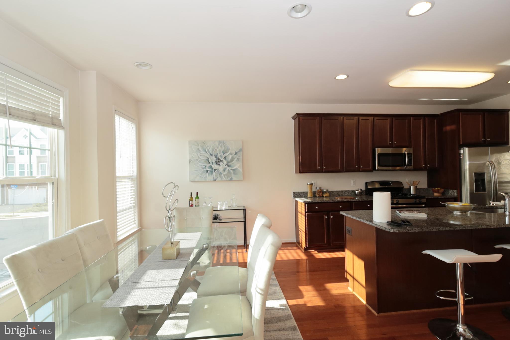 SIGNATURE AT BROADLANDS - Residential