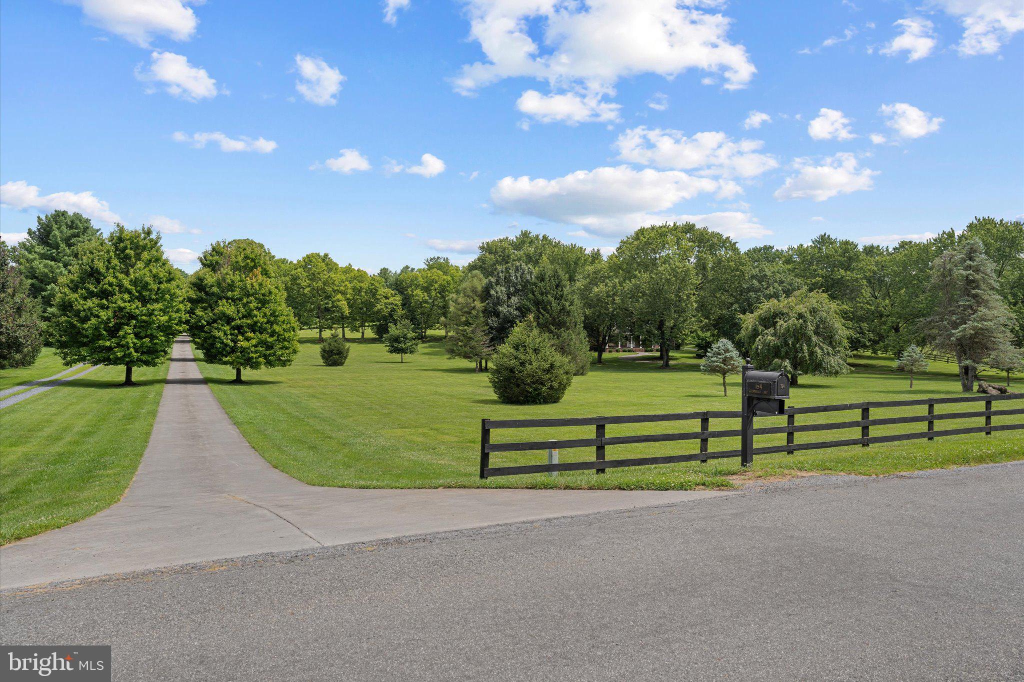 194 GLENDOBBIN LANE
