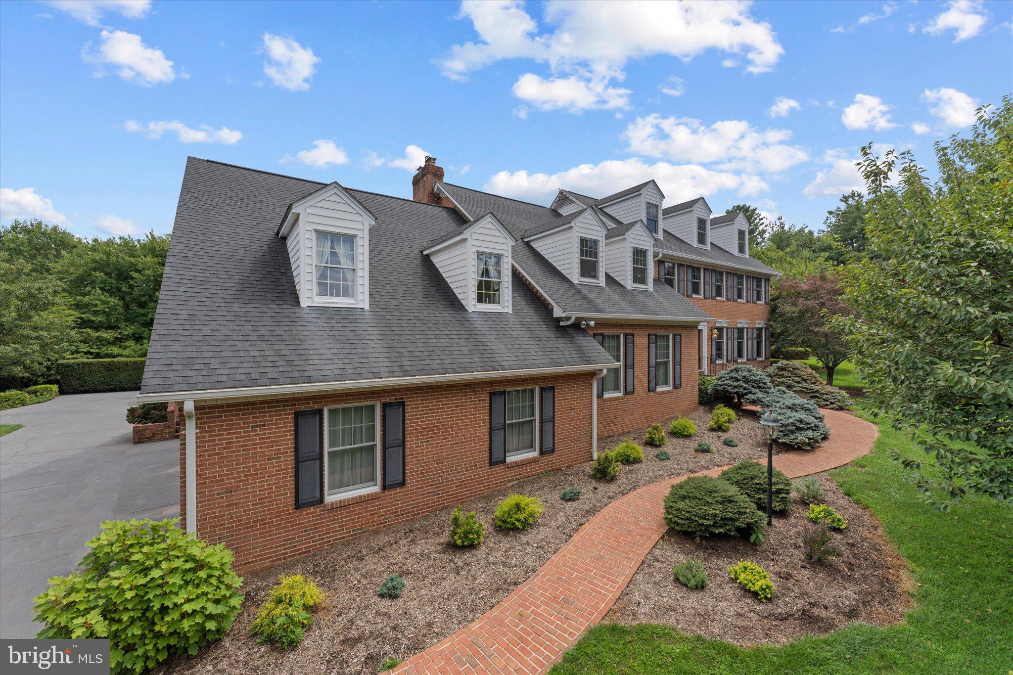 194 GLENDOBBIN LANE