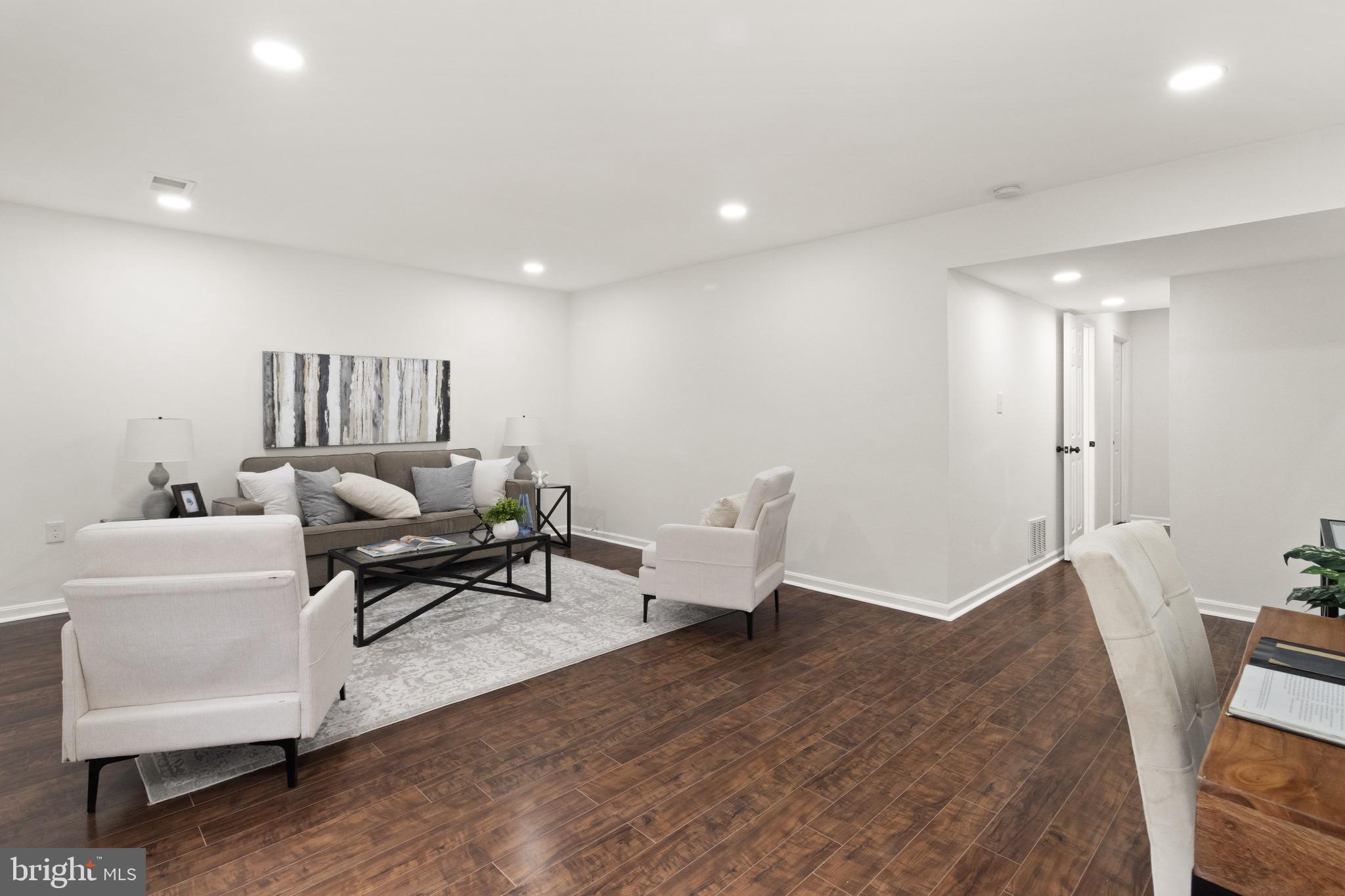 SPRINGFIELD VILLAGE - Residential