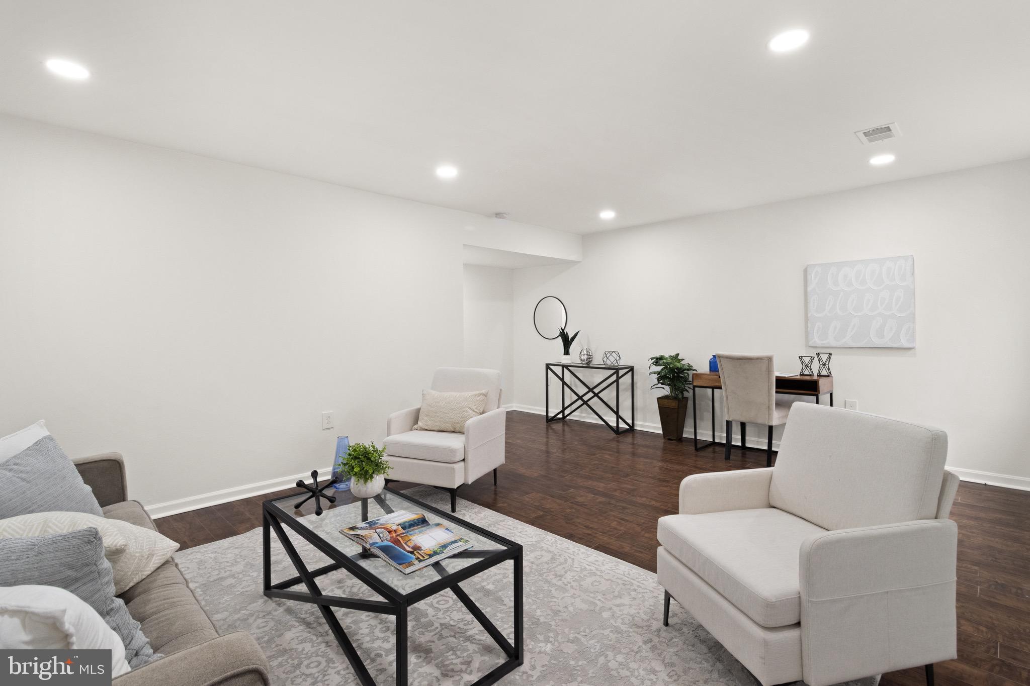 SPRINGFIELD VILLAGE - Residential