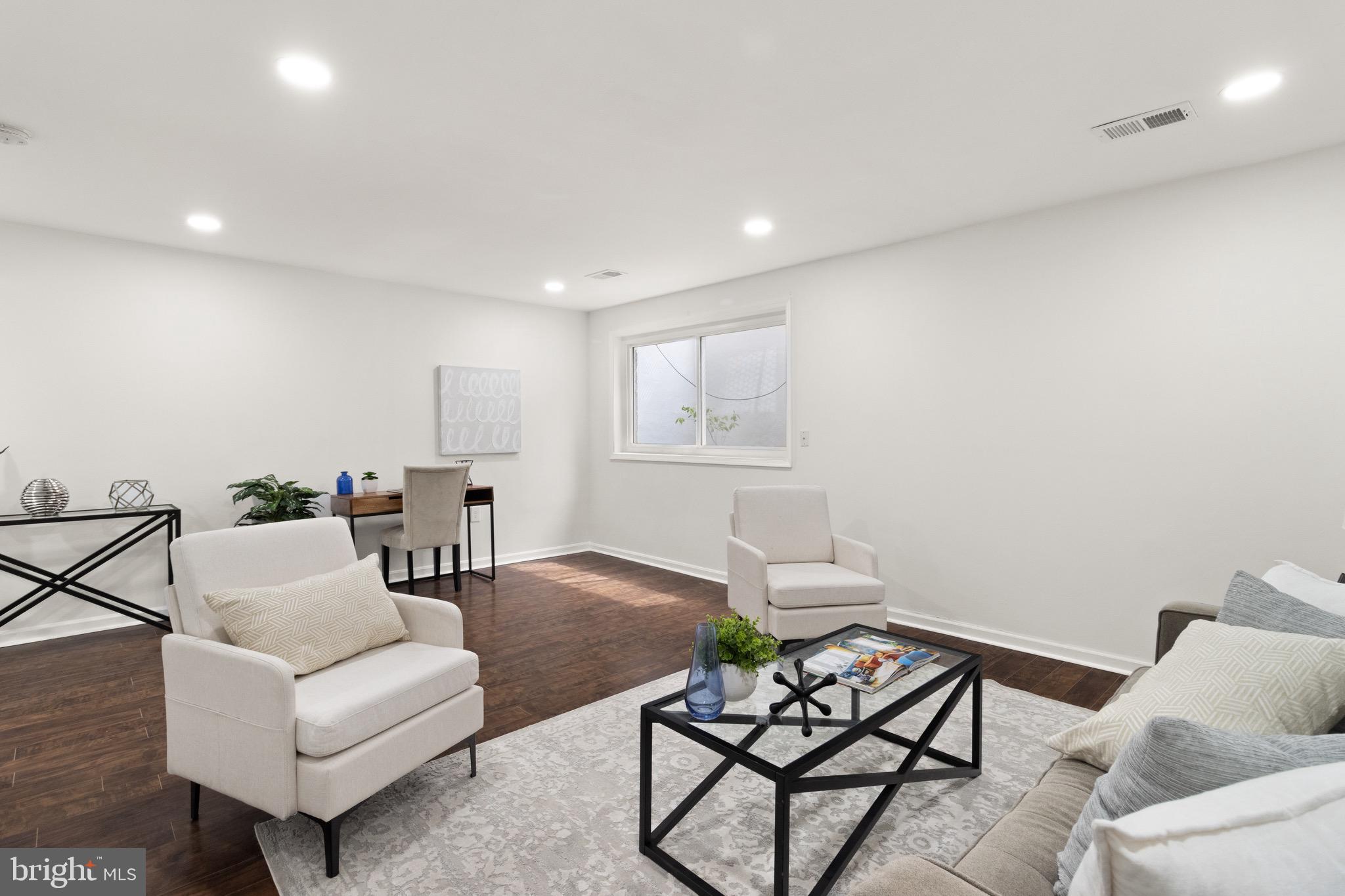 SPRINGFIELD VILLAGE - Residential