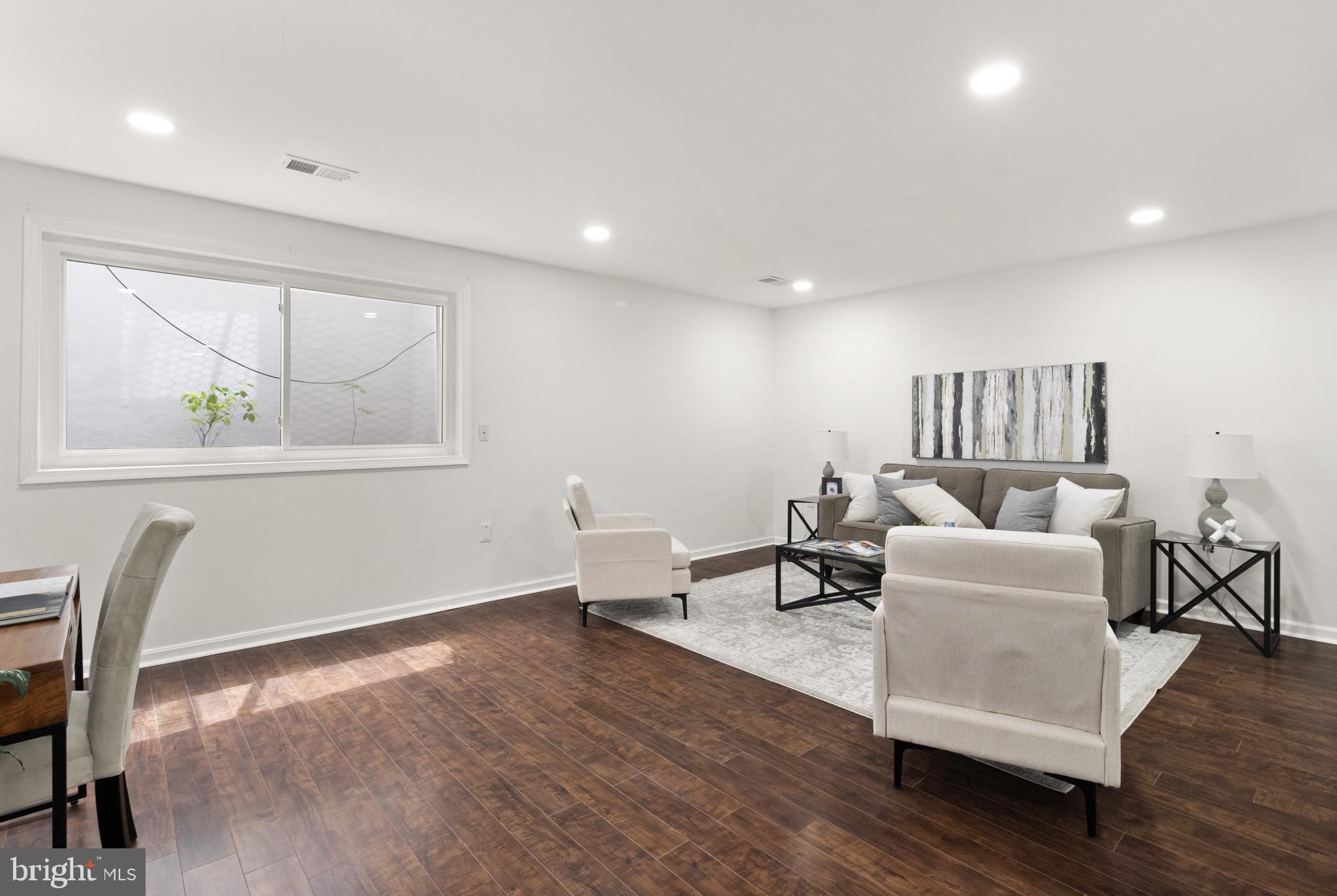 SPRINGFIELD VILLAGE - Residential